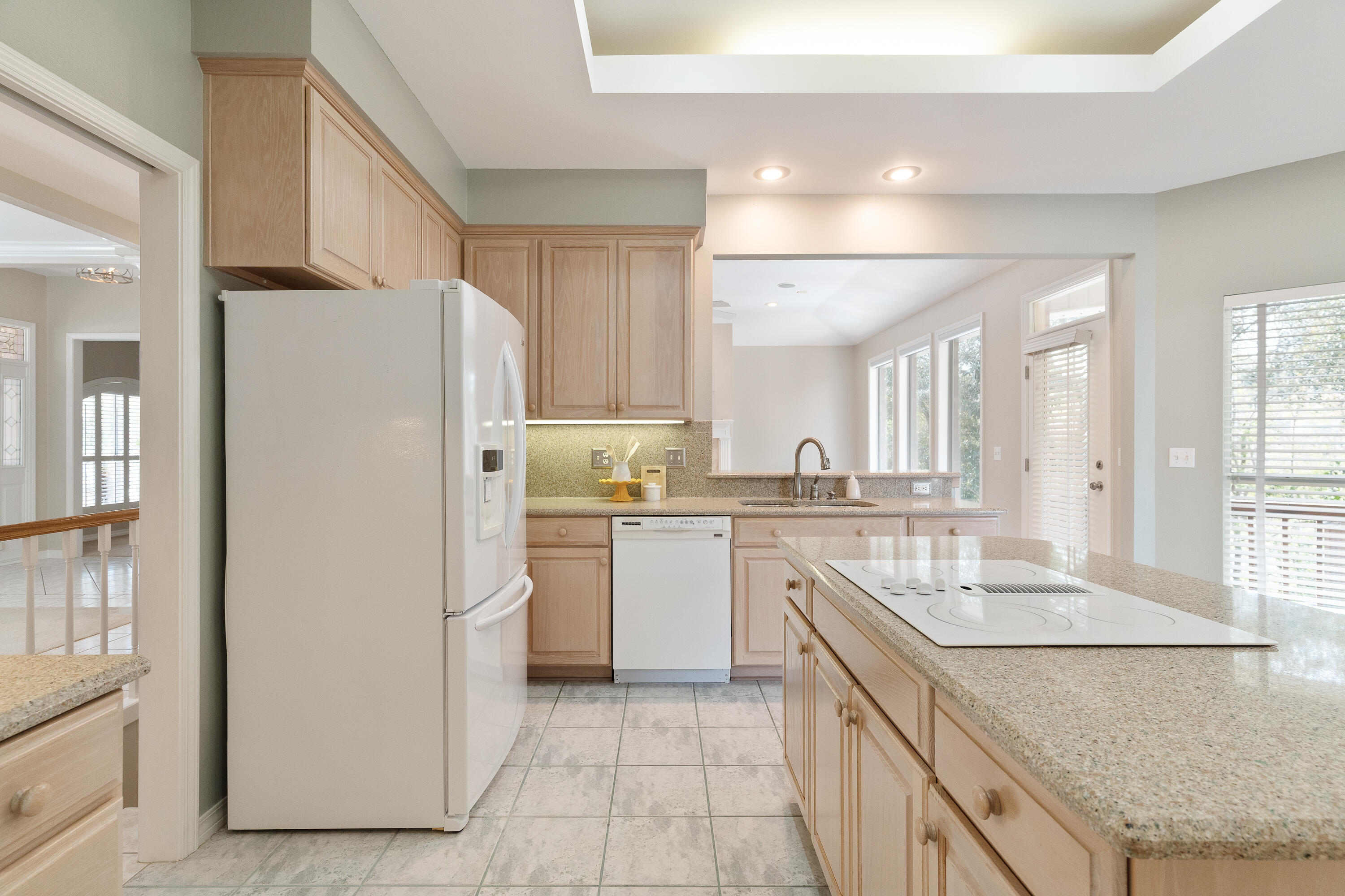 ROCKY BAYOU COUNTRY CLUB ESTATES 8 - Residential