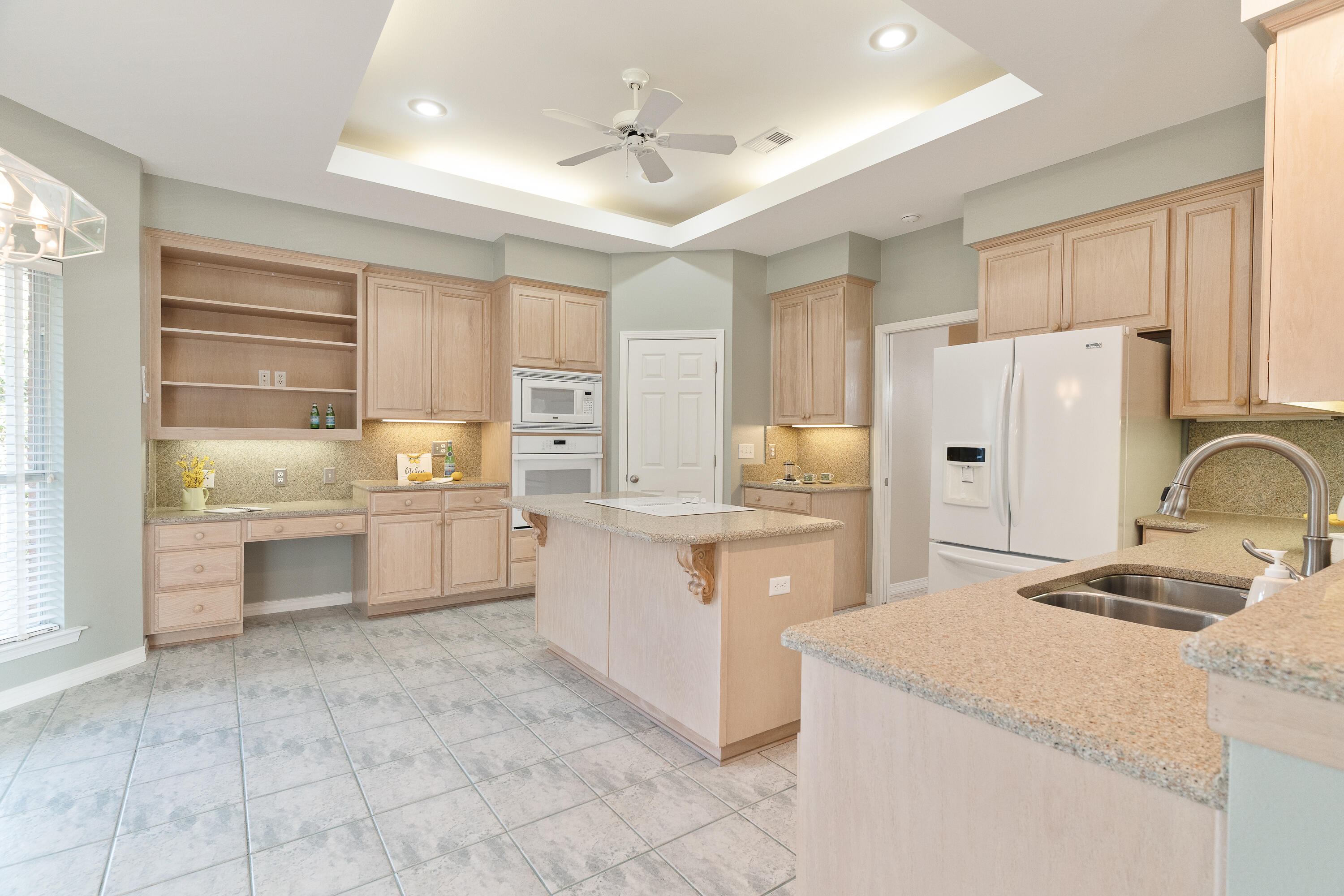 ROCKY BAYOU COUNTRY CLUB ESTATES 8 - Residential