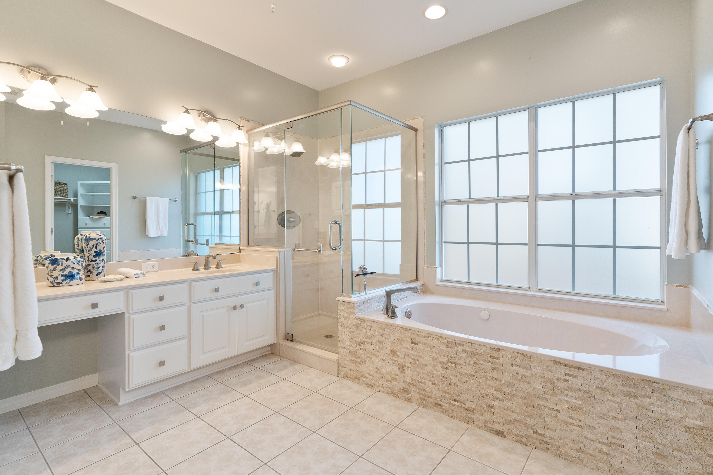 ROCKY BAYOU COUNTRY CLUB ESTATES 8 - Residential