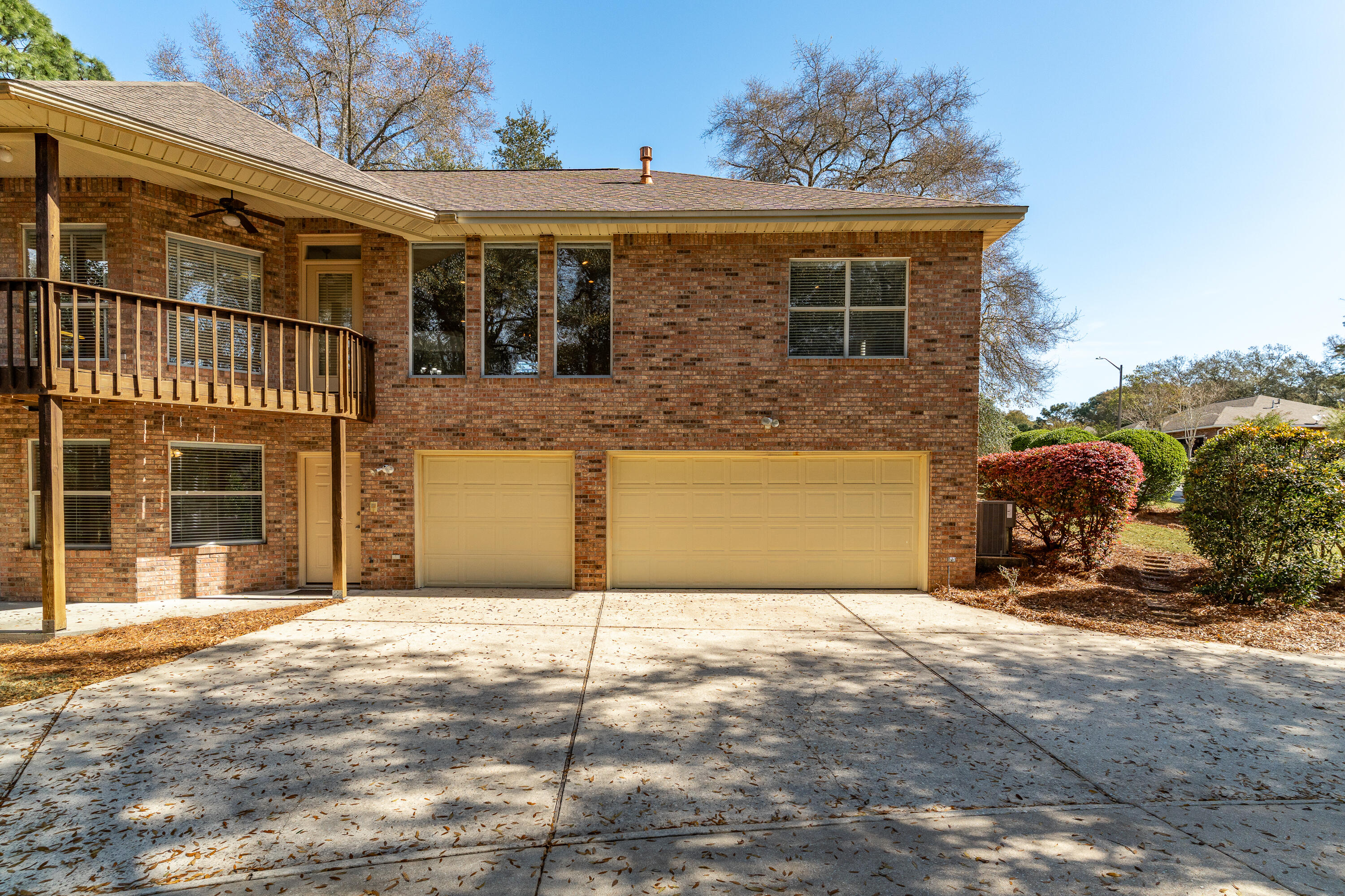 ROCKY BAYOU COUNTRY CLUB ESTATES 8 - Residential