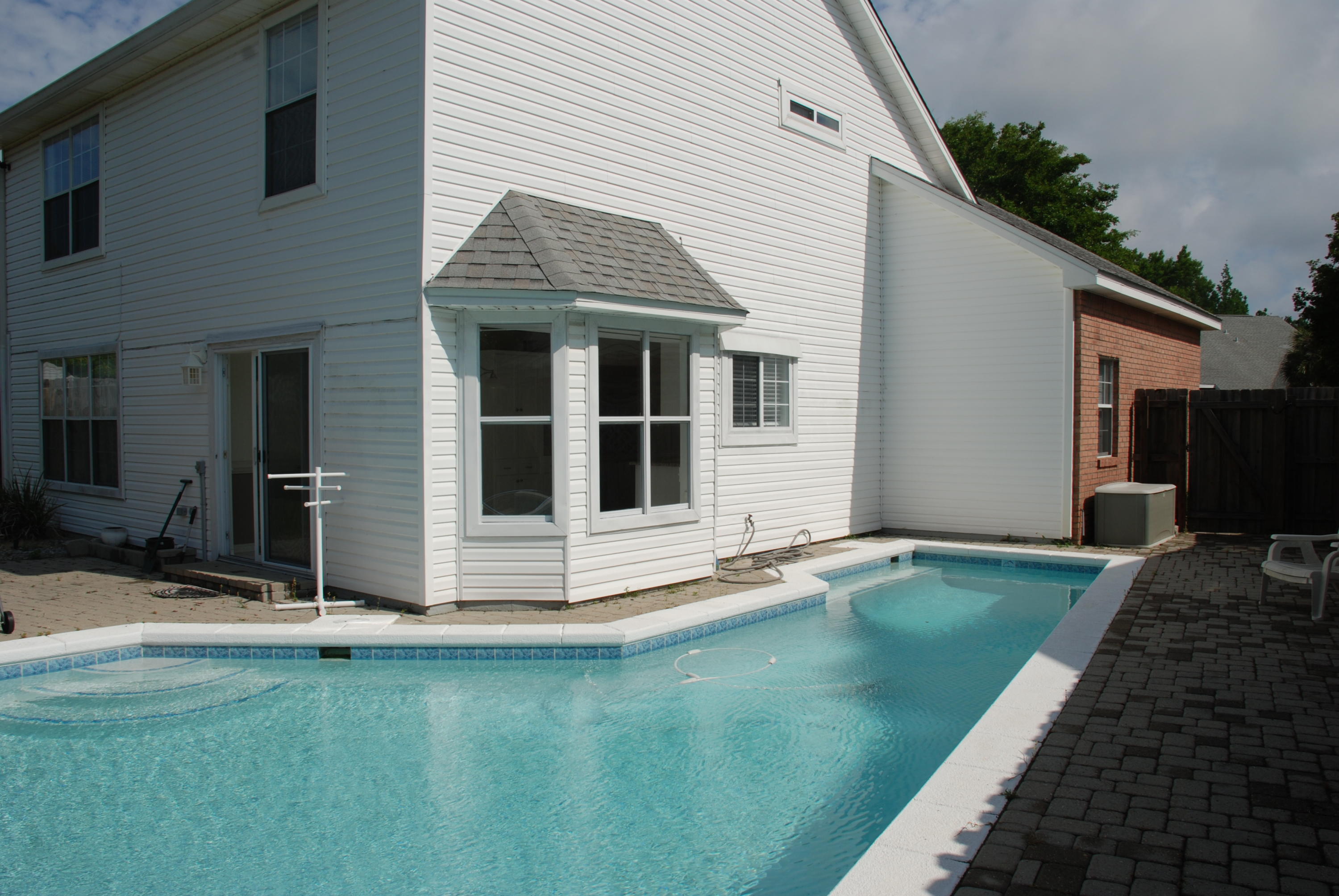 HARBOR BREEZE - Residential Lease