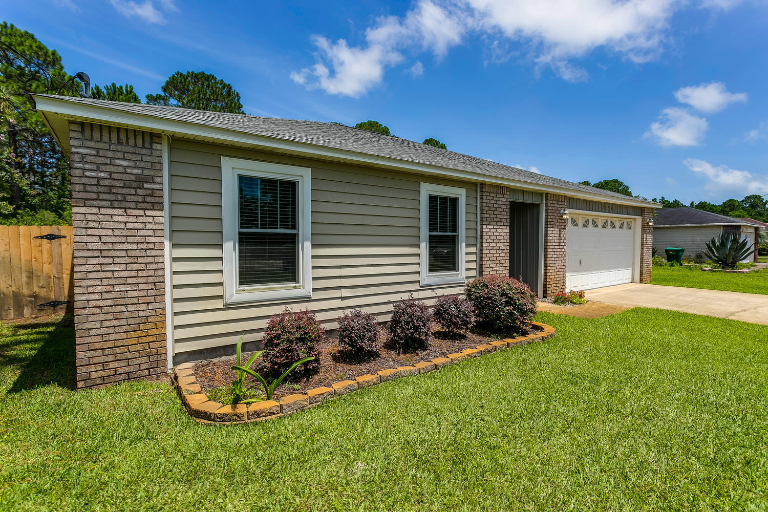 CRESCENT SHORES - Residential