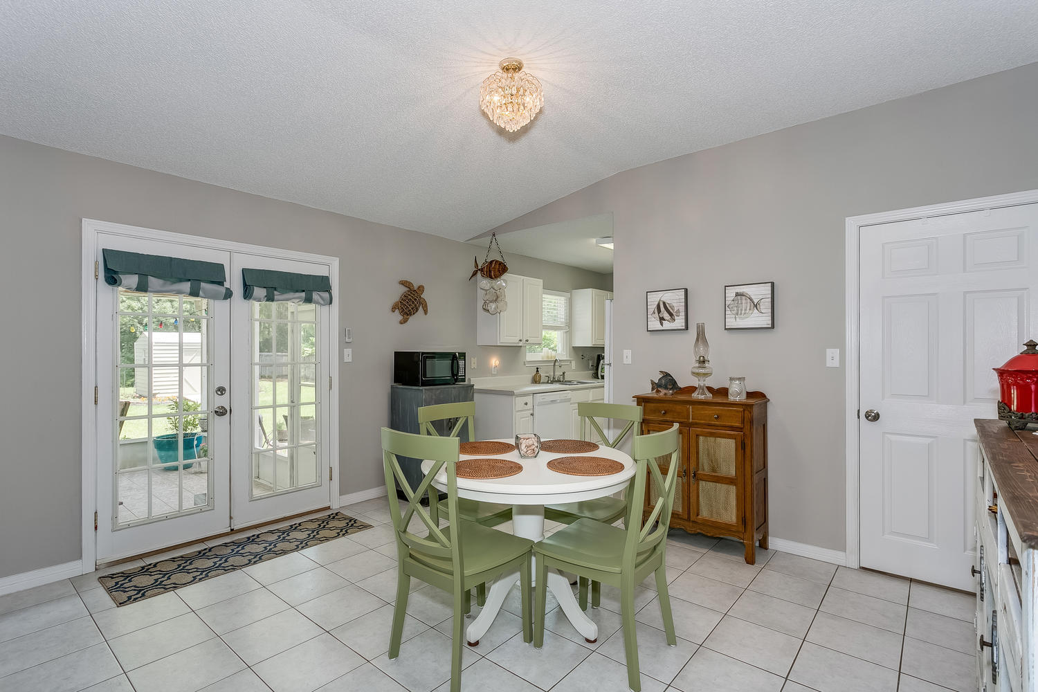 CRESCENT SHORES - Residential