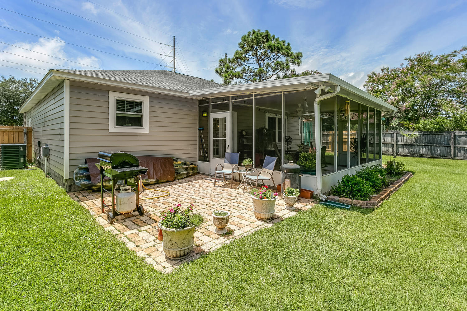 CRESCENT SHORES - Residential