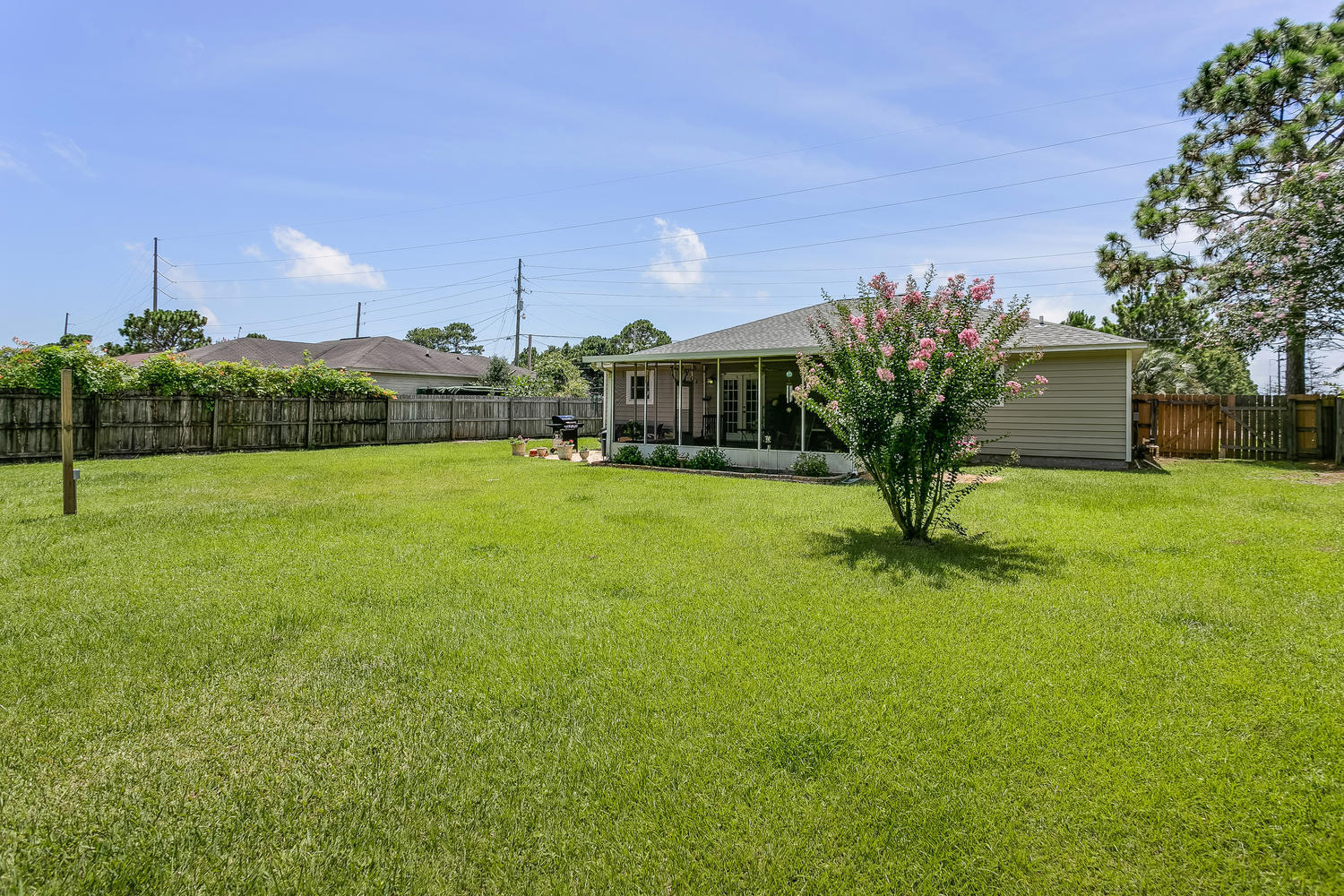 CRESCENT SHORES - Residential