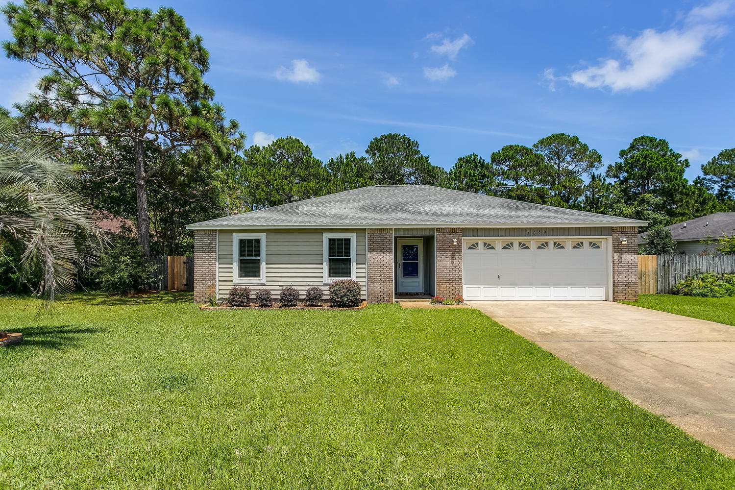 CRESCENT SHORES - Residential