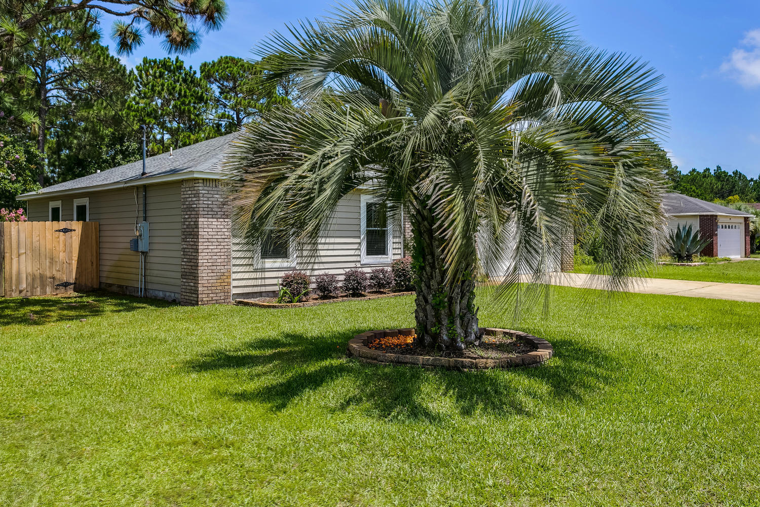 CRESCENT SHORES - Residential