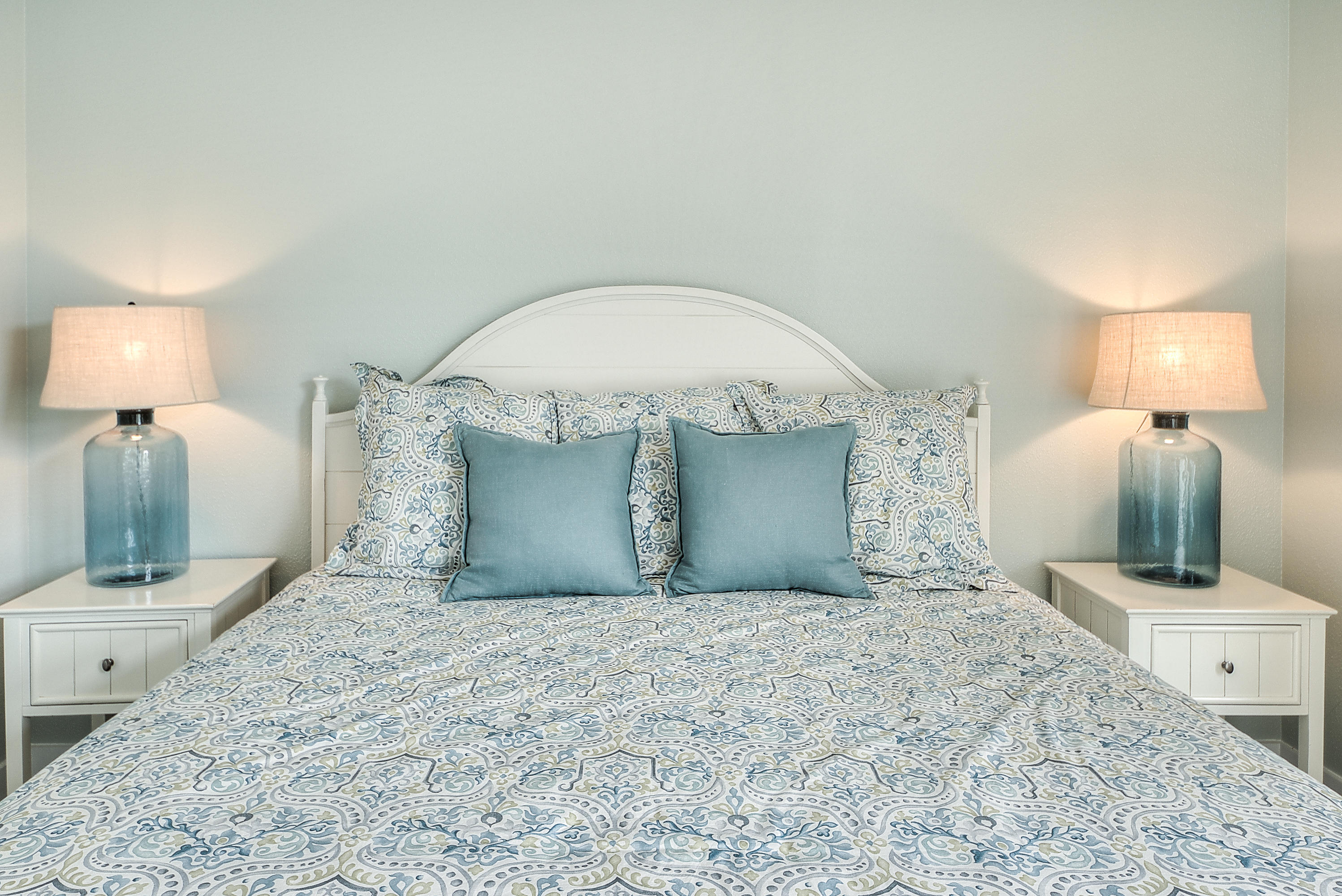 WATER'S EDGE - Residential