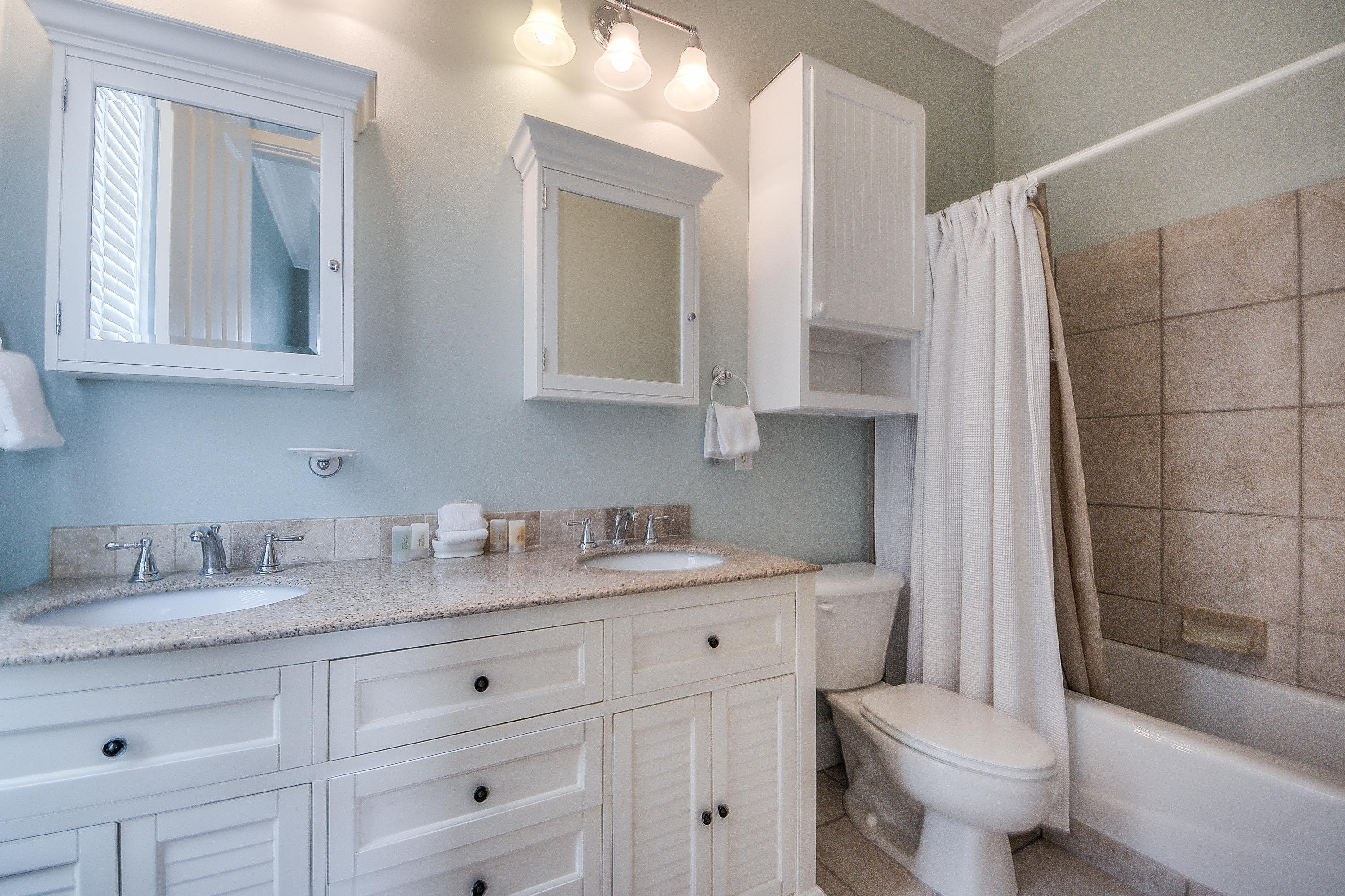 WATER'S EDGE - Residential