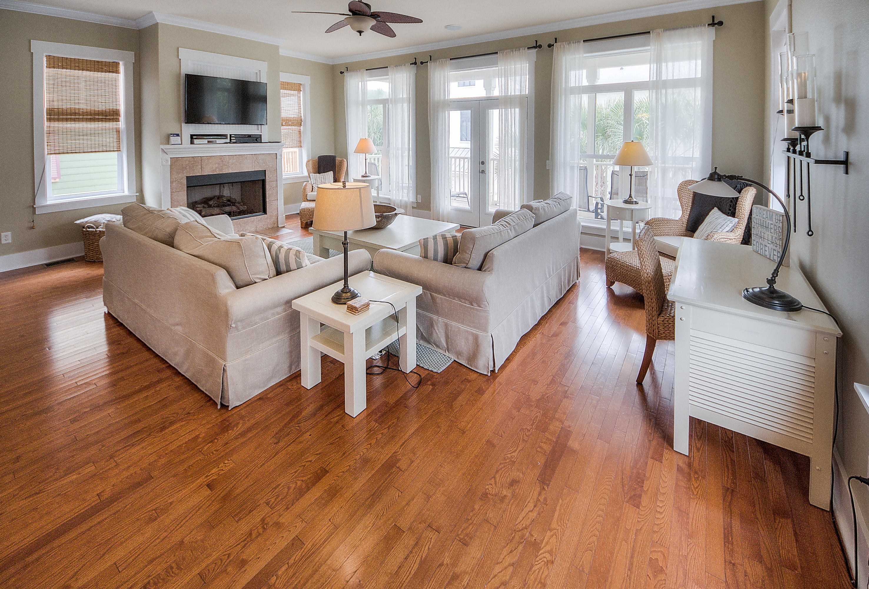 WATER'S EDGE - Residential