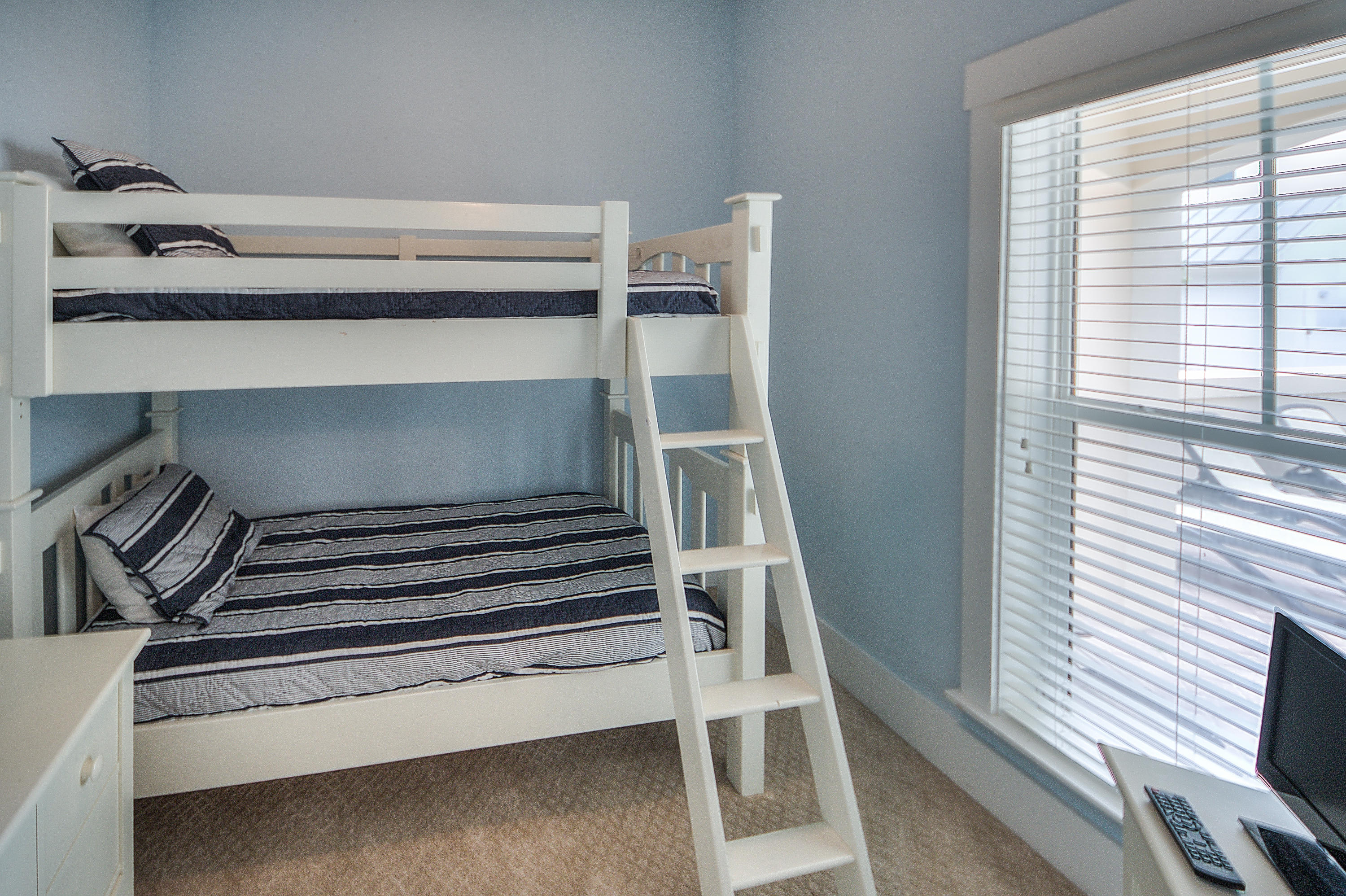 WATER'S EDGE - Residential