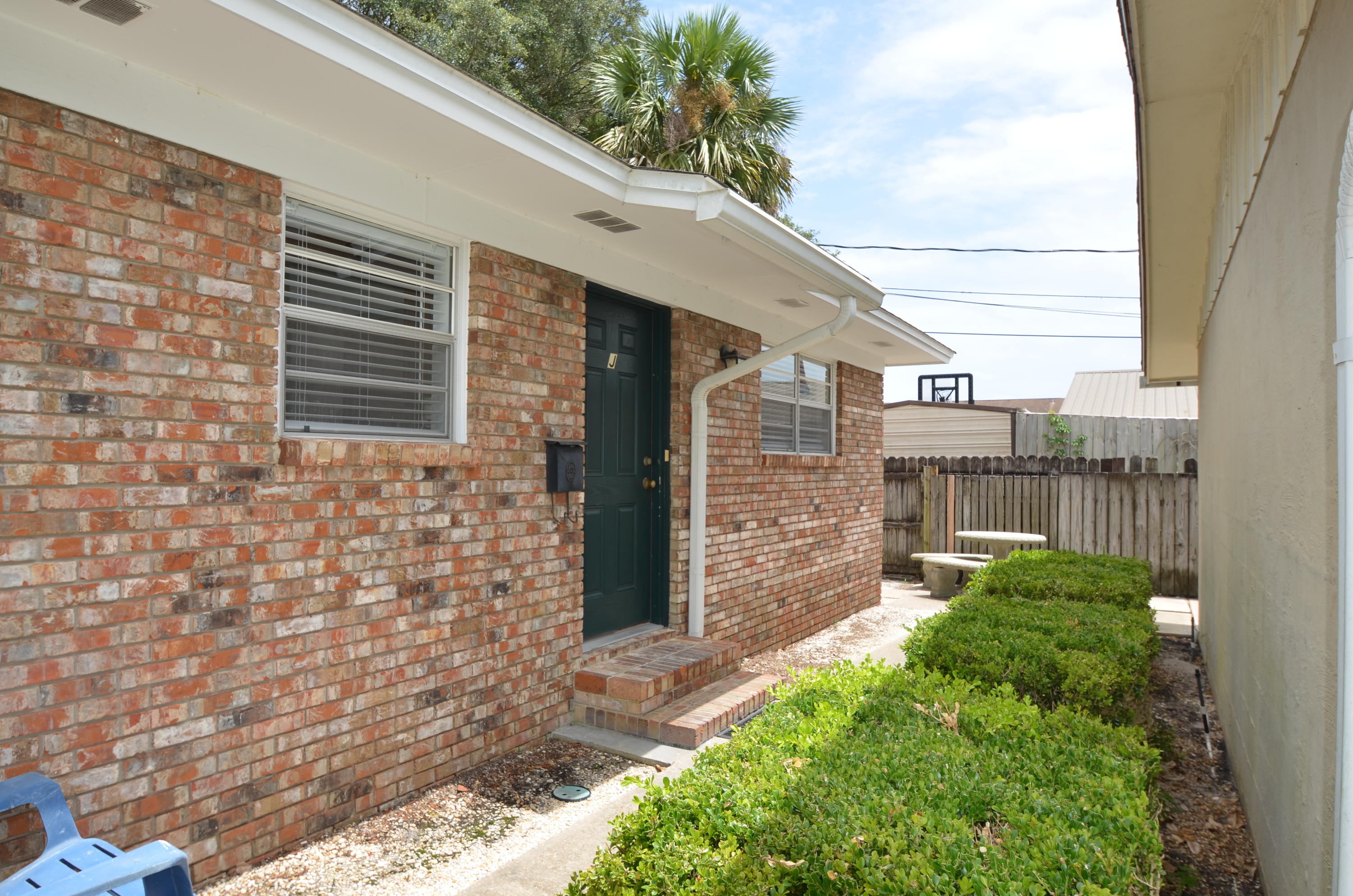 Racetrack Rd 1st Sub - Residential Lease