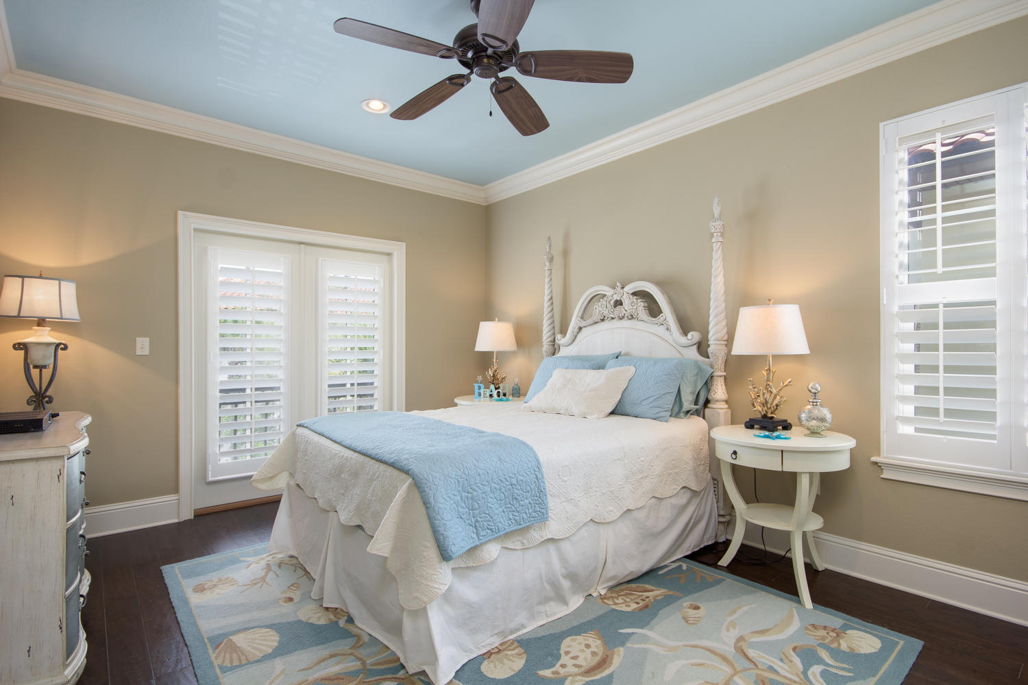 VILLA LAGO - Residential