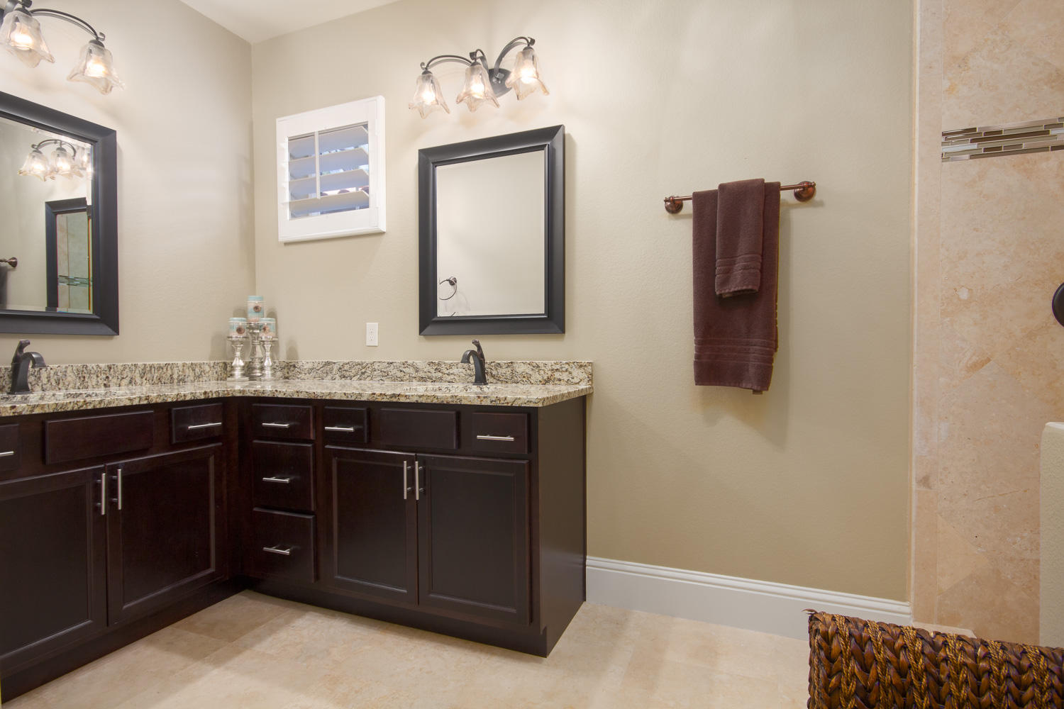 VILLA LAGO - Residential