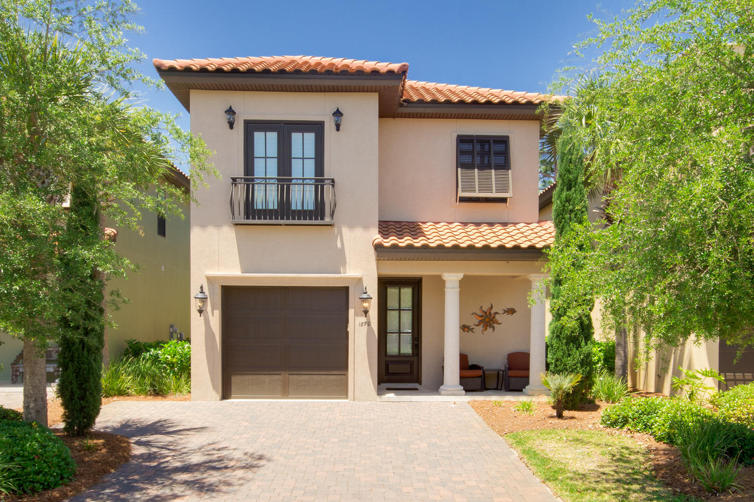 VILLA LAGO - Residential