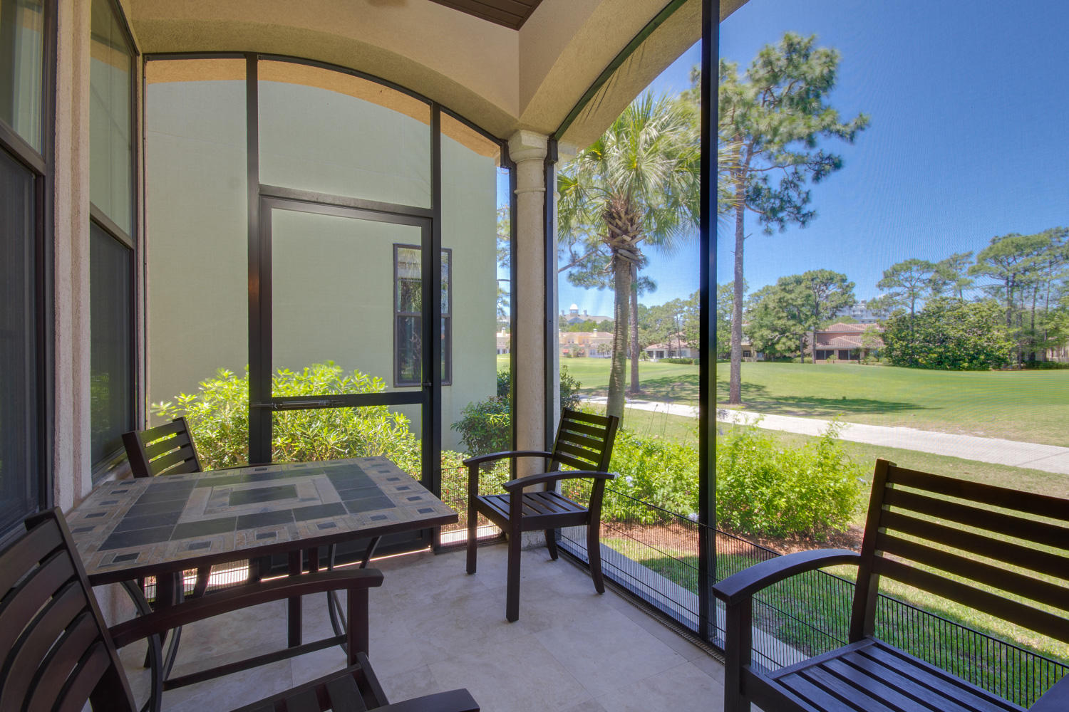 VILLA LAGO - Residential