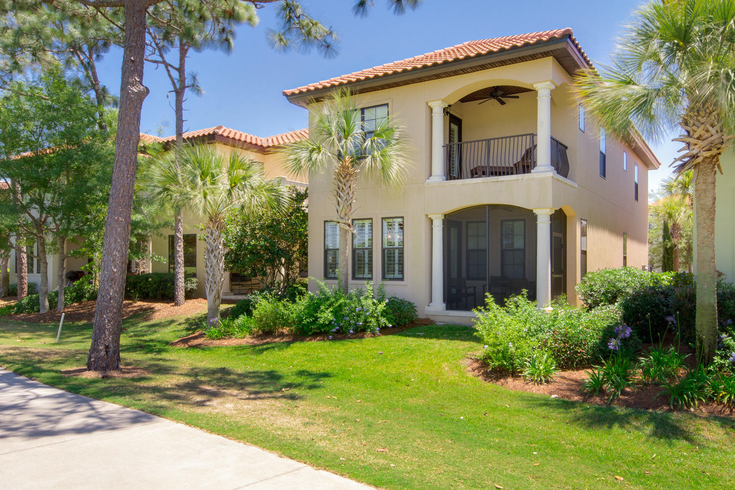 VILLA LAGO - Residential