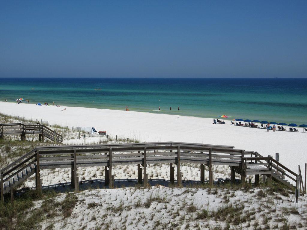 PELICAN ISLE - Residential