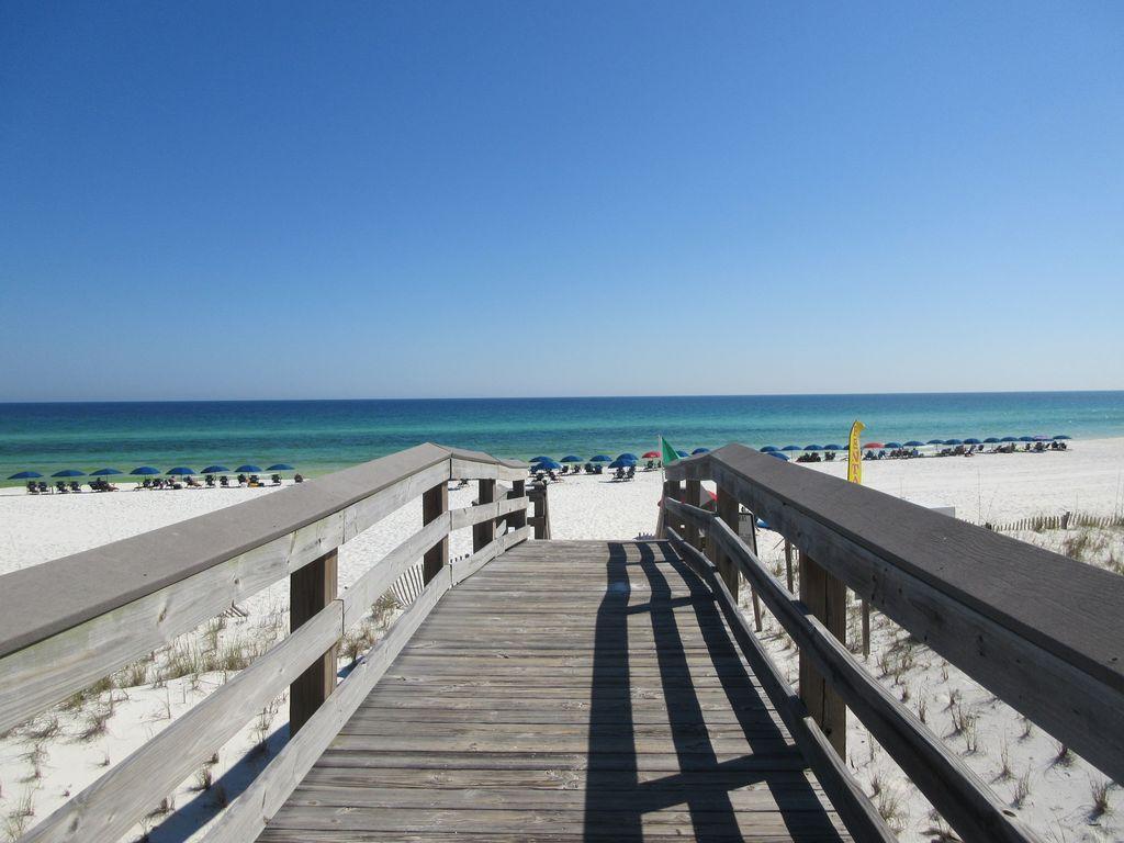 PELICAN ISLE - Residential