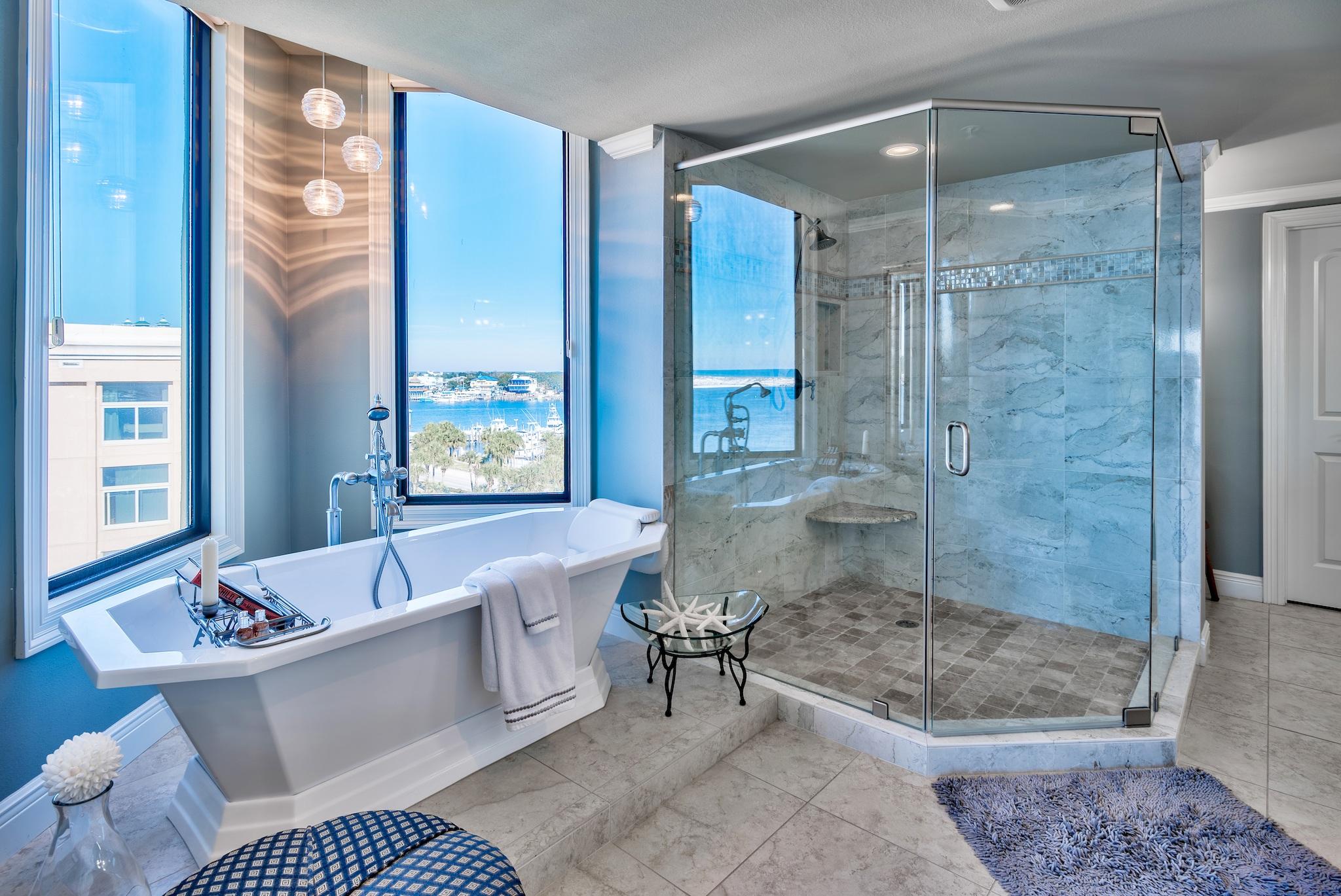 WATERVIEW TOWERS YACHT CLUB - Residential