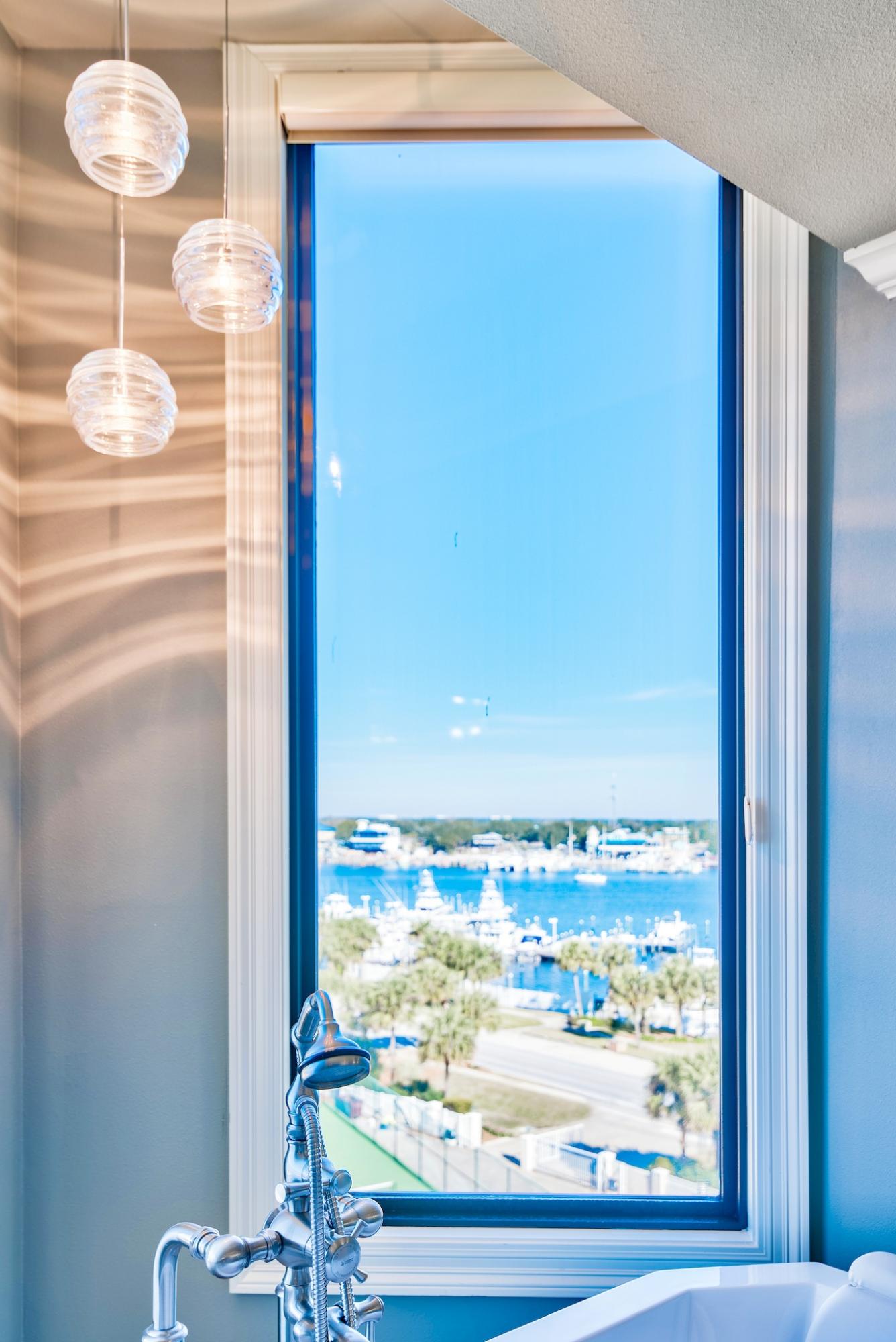 WATERVIEW TOWERS YACHT CLUB - Residential