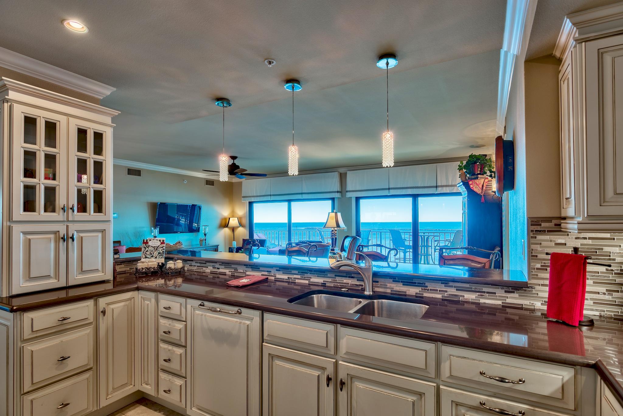 WATERVIEW TOWERS YACHT CLUB - Residential