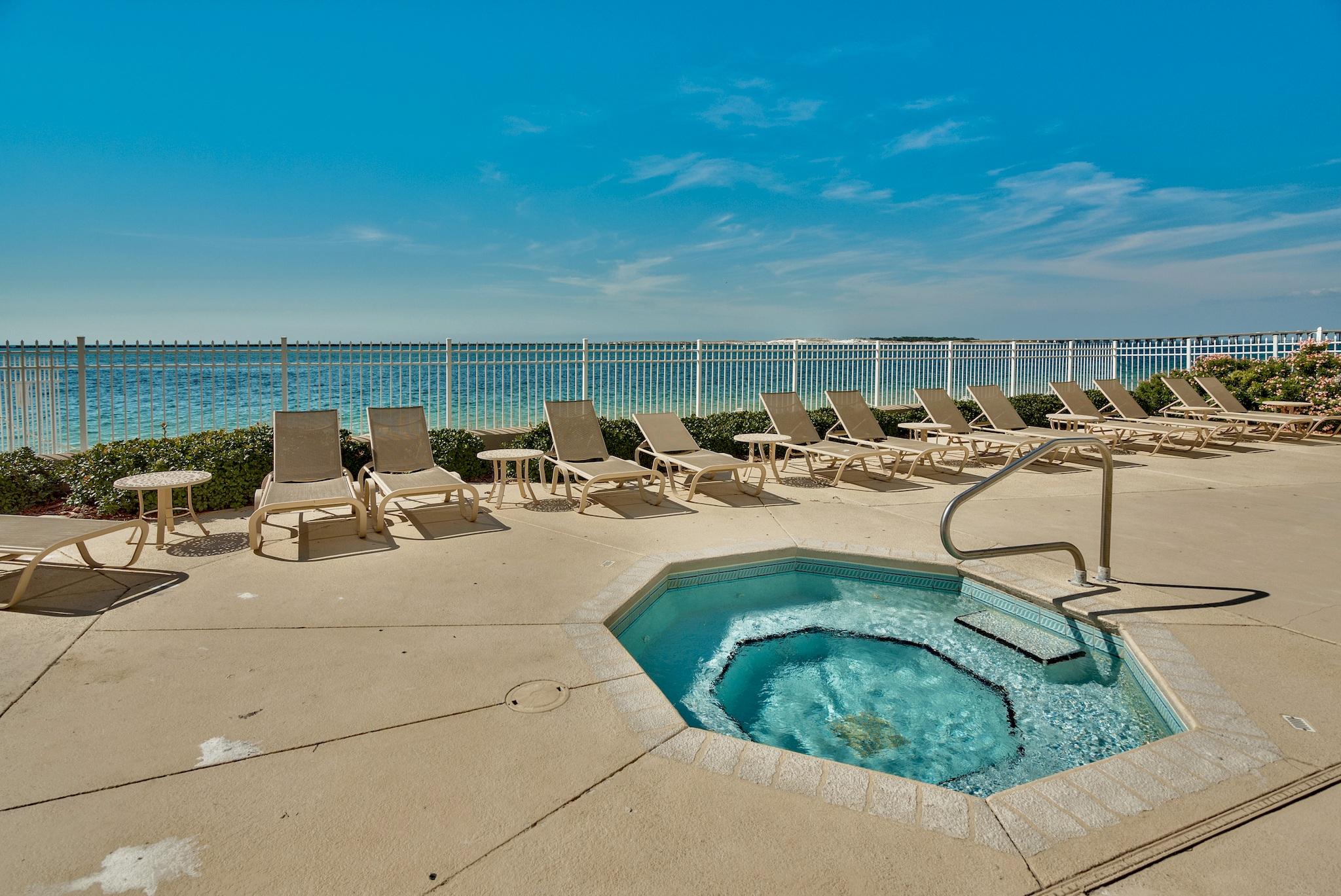 WATERVIEW TOWERS YACHT CLUB - Residential