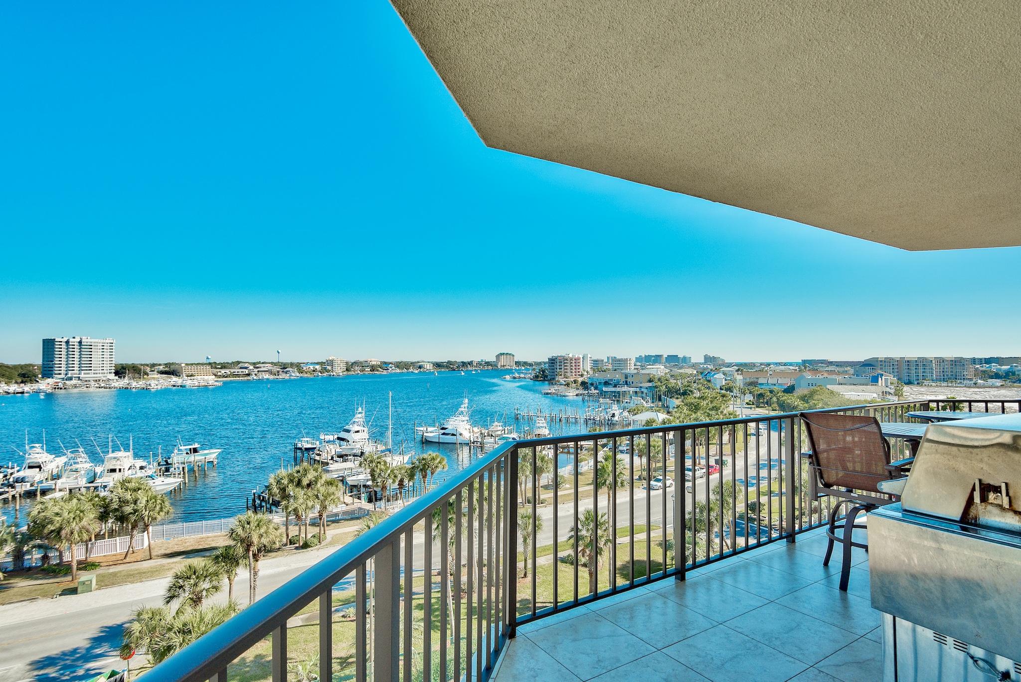 WATERVIEW TOWERS YACHT CLUB - Residential