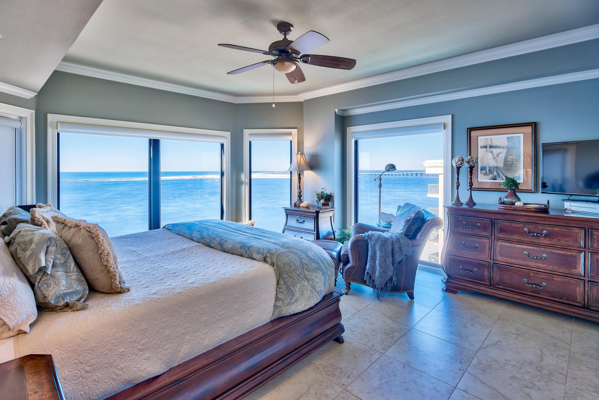 WATERVIEW TOWERS YACHT CLUB - Residential