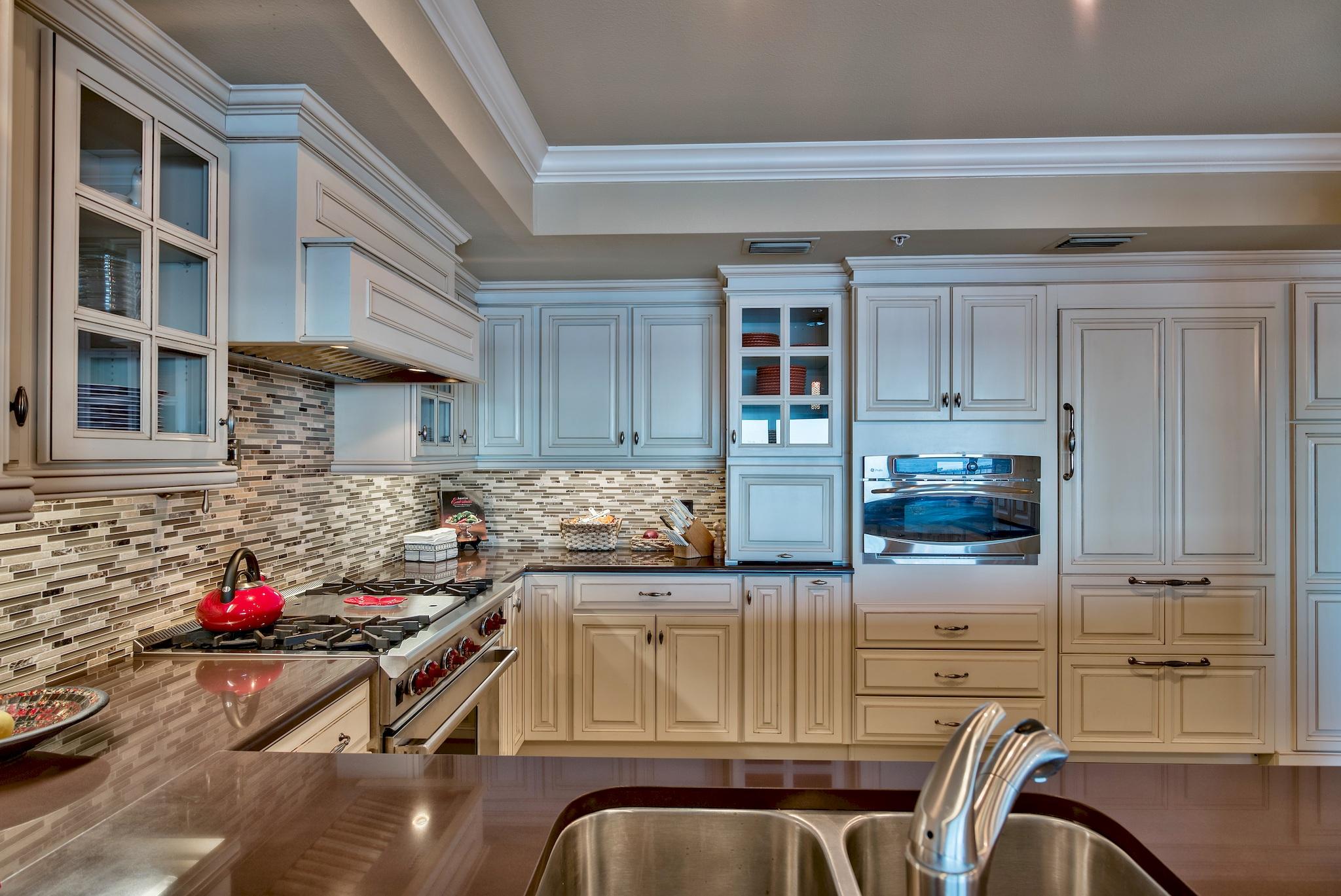 WATERVIEW TOWERS YACHT CLUB - Residential