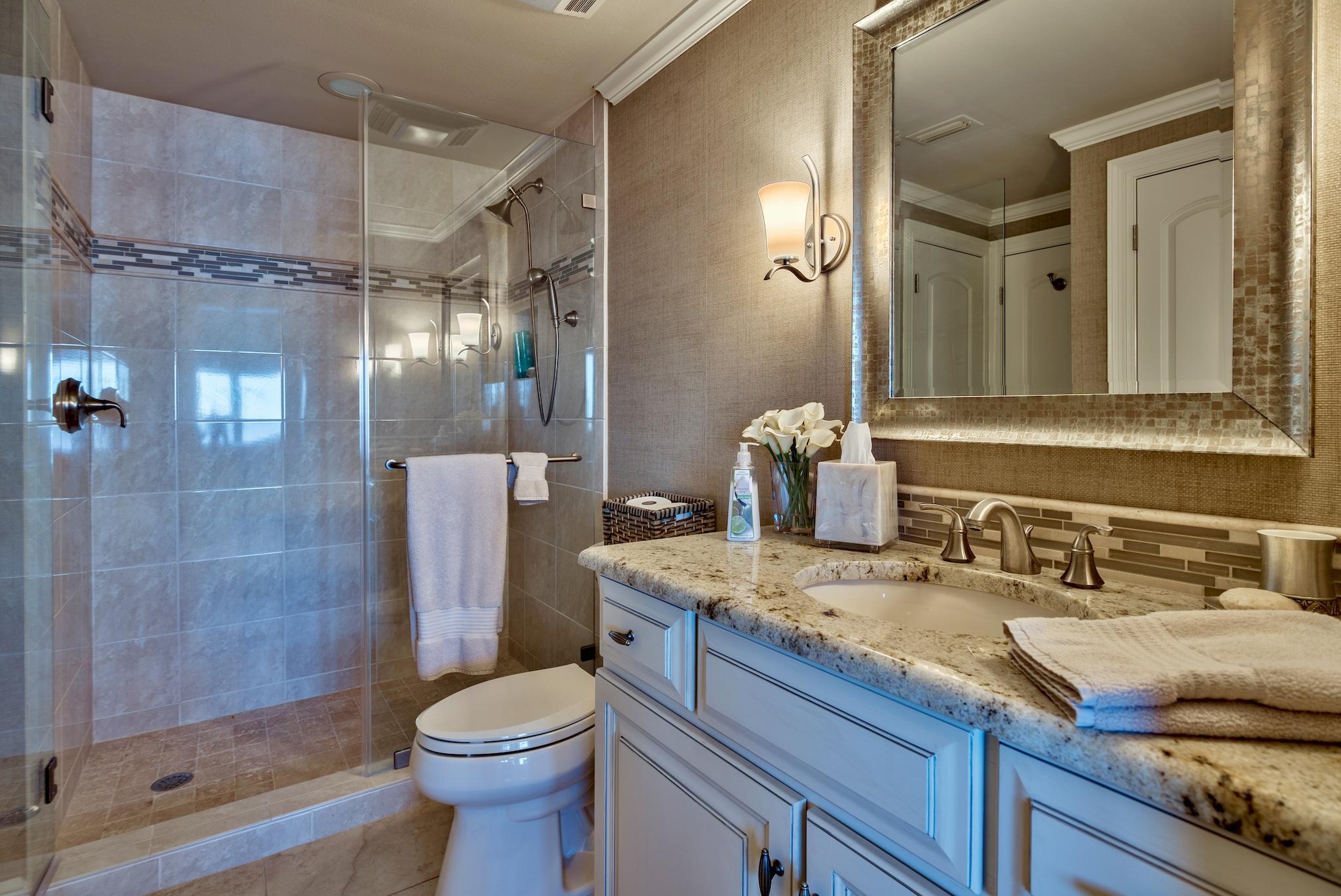 WATERVIEW TOWERS YACHT CLUB - Residential