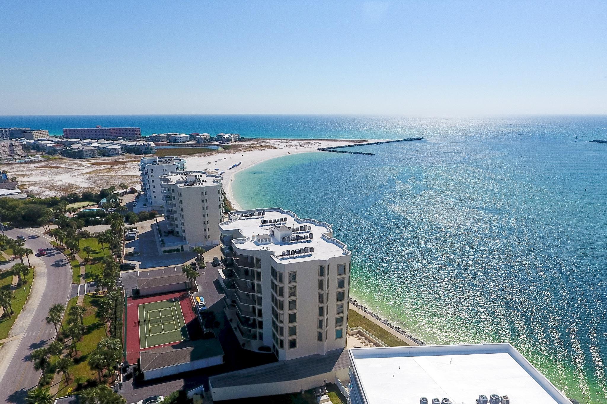 WATERVIEW TOWERS YACHT CLUB - Residential