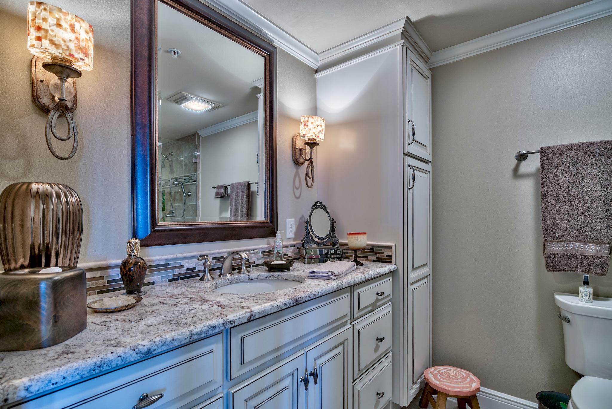 WATERVIEW TOWERS YACHT CLUB - Residential