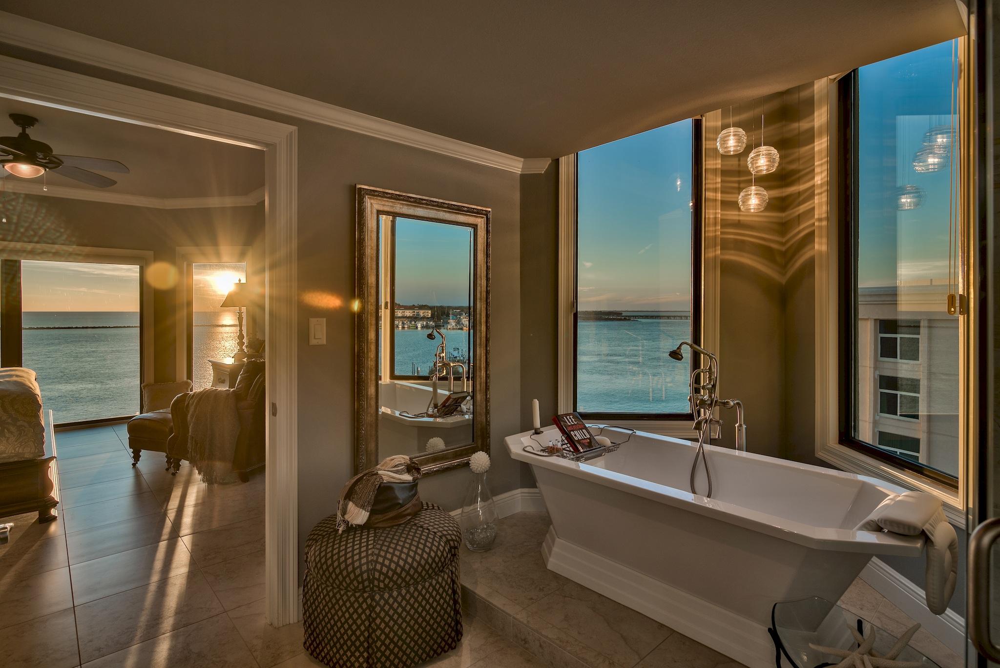 WATERVIEW TOWERS YACHT CLUB - Residential