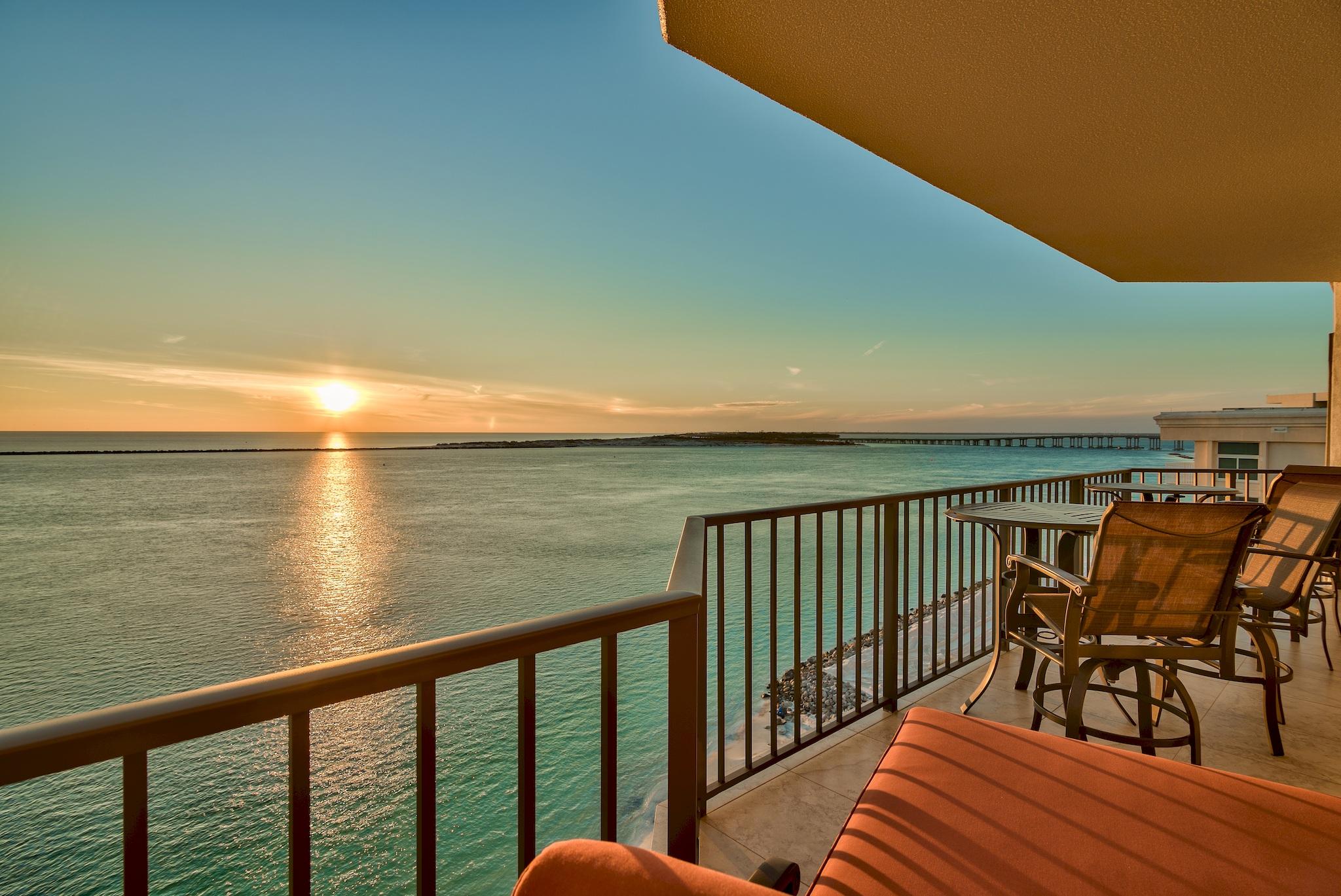 WATERVIEW TOWERS YACHT CLUB - Residential