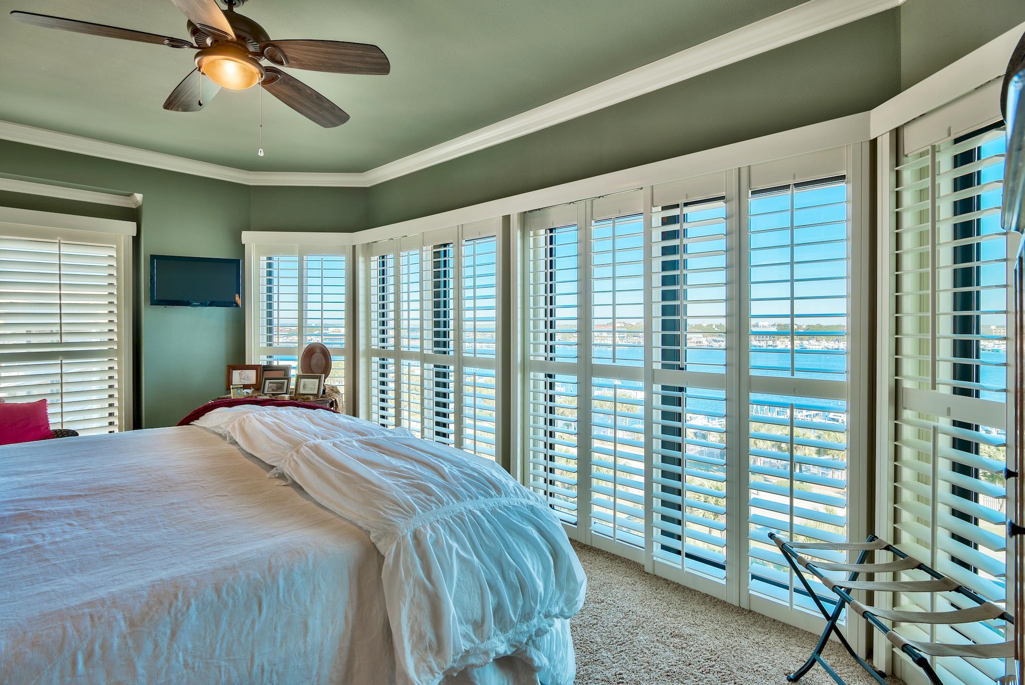 WATERVIEW TOWERS YACHT CLUB - Residential