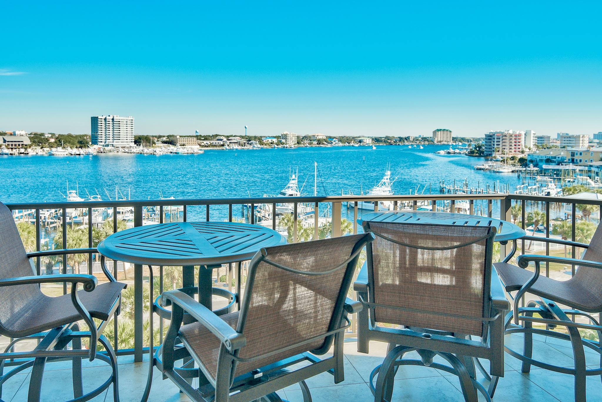 WATERVIEW TOWERS YACHT CLUB - Residential