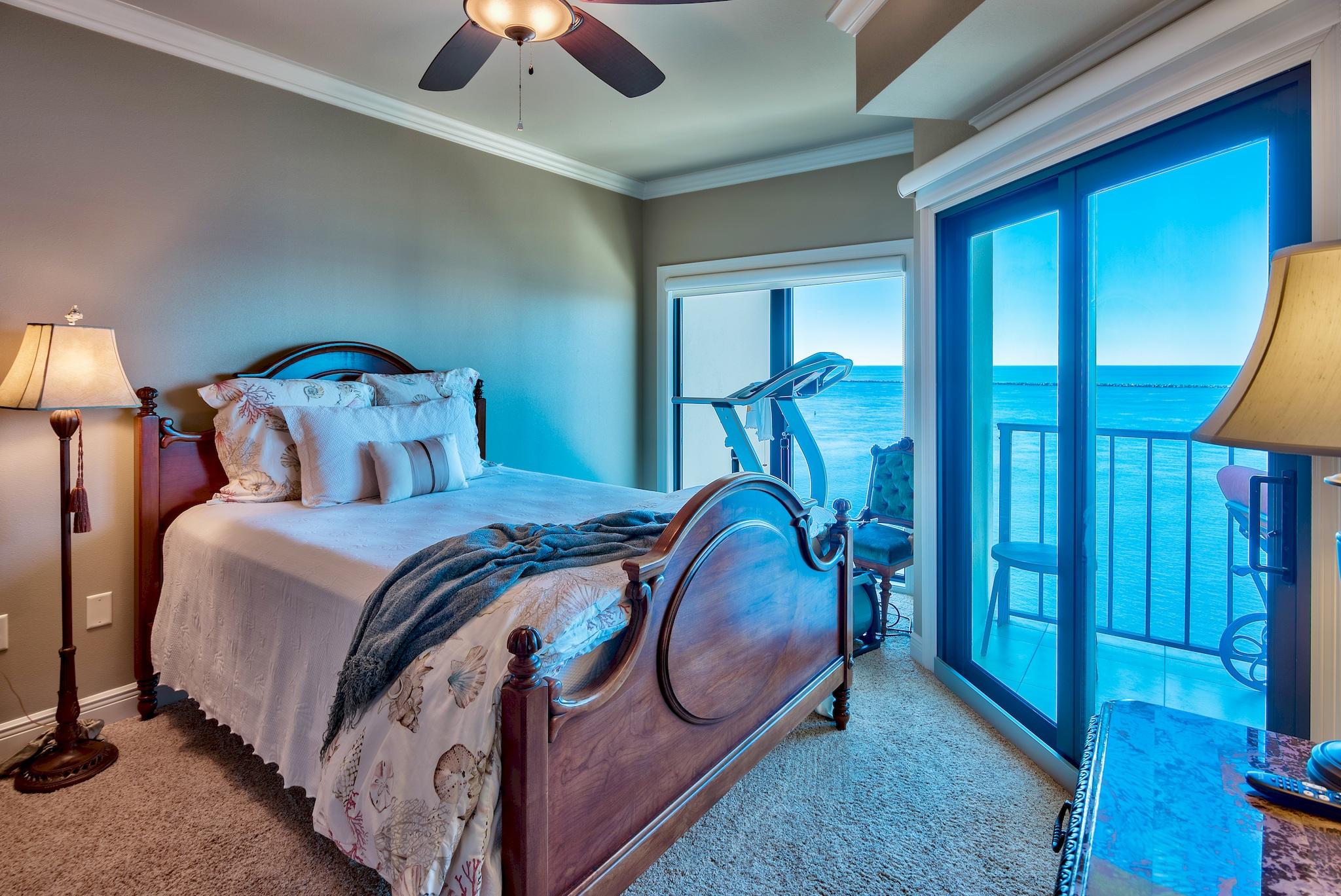 WATERVIEW TOWERS YACHT CLUB - Residential