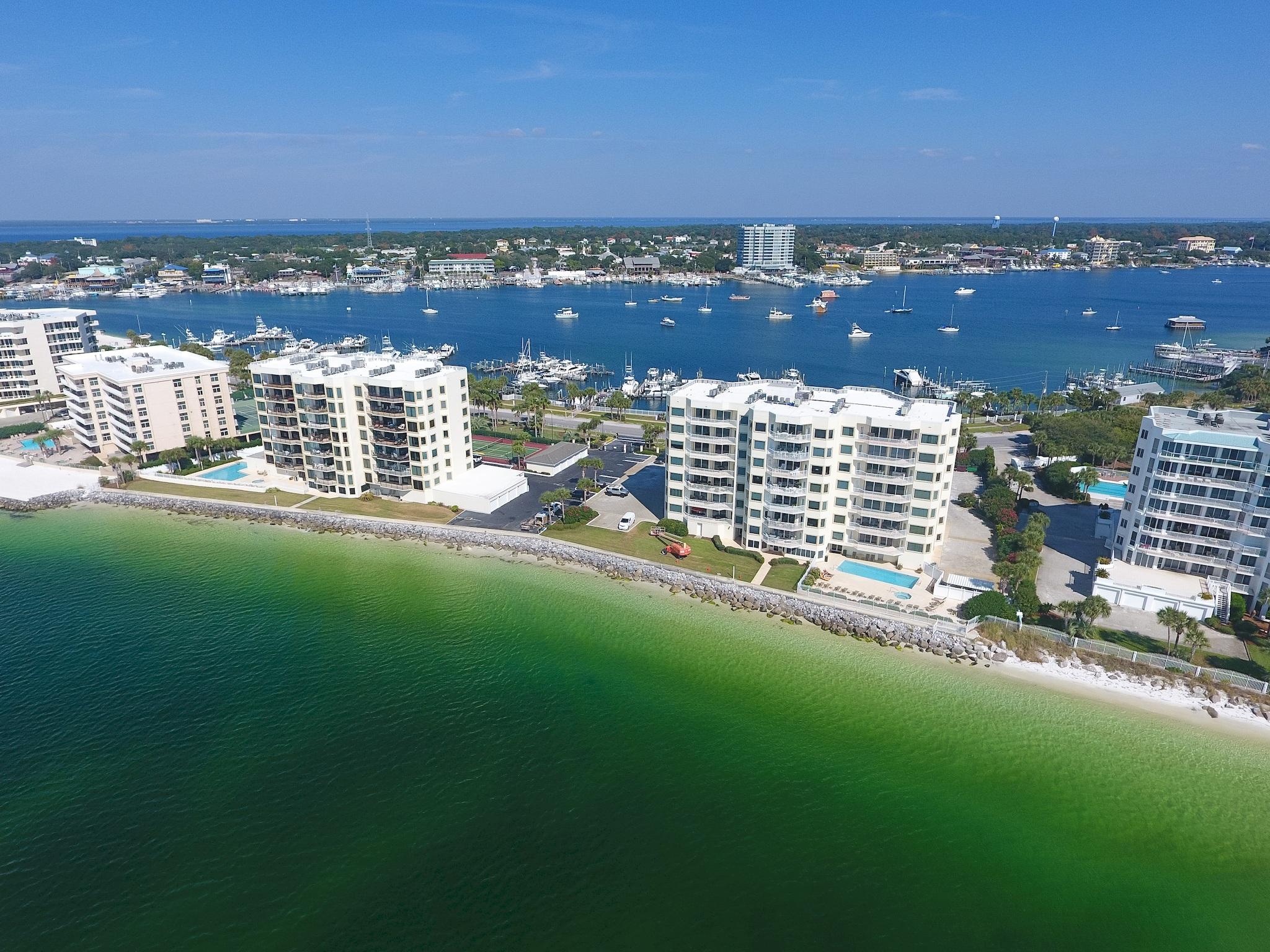 WATERVIEW TOWERS YACHT CLUB - Residential