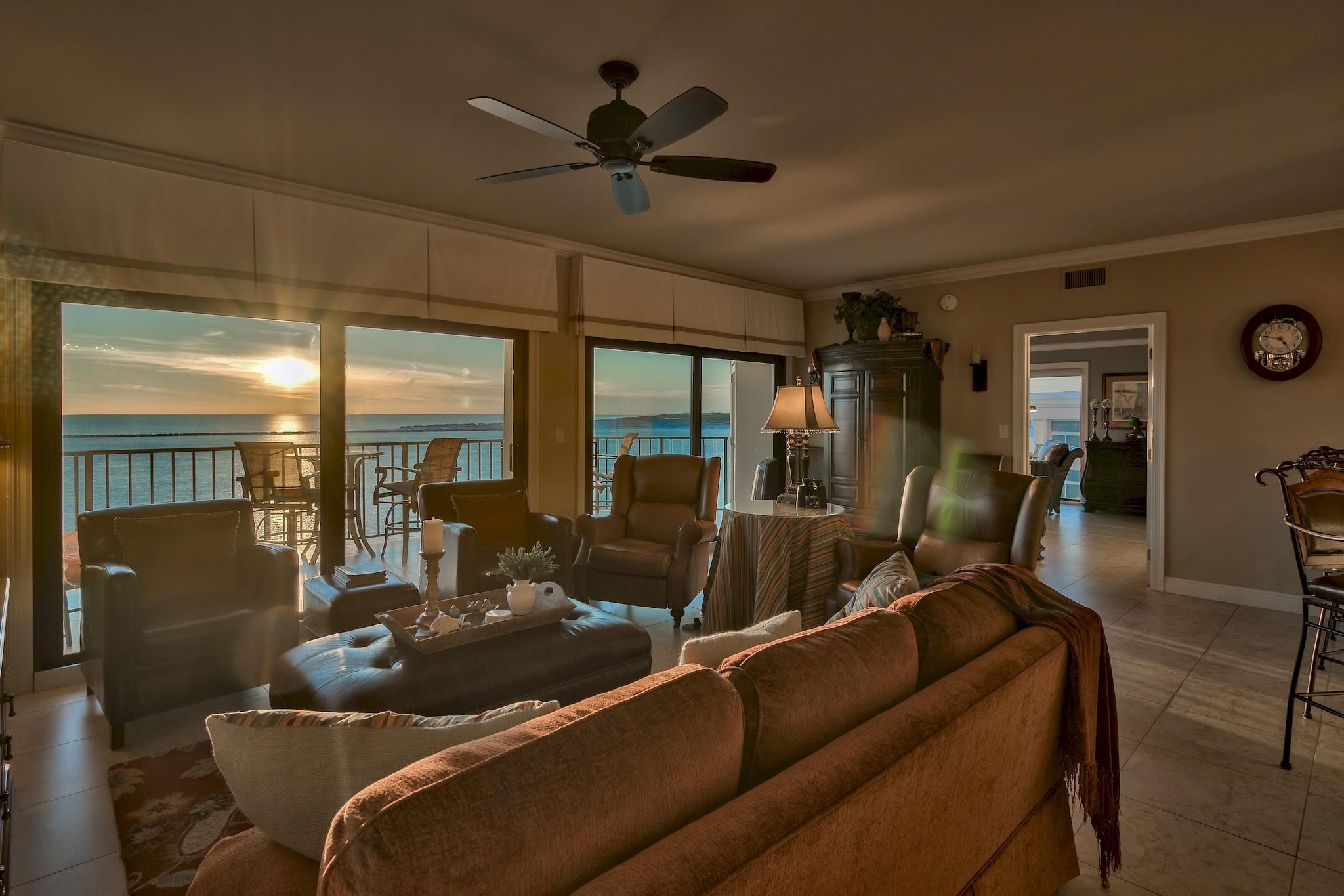 WATERVIEW TOWERS YACHT CLUB - Residential