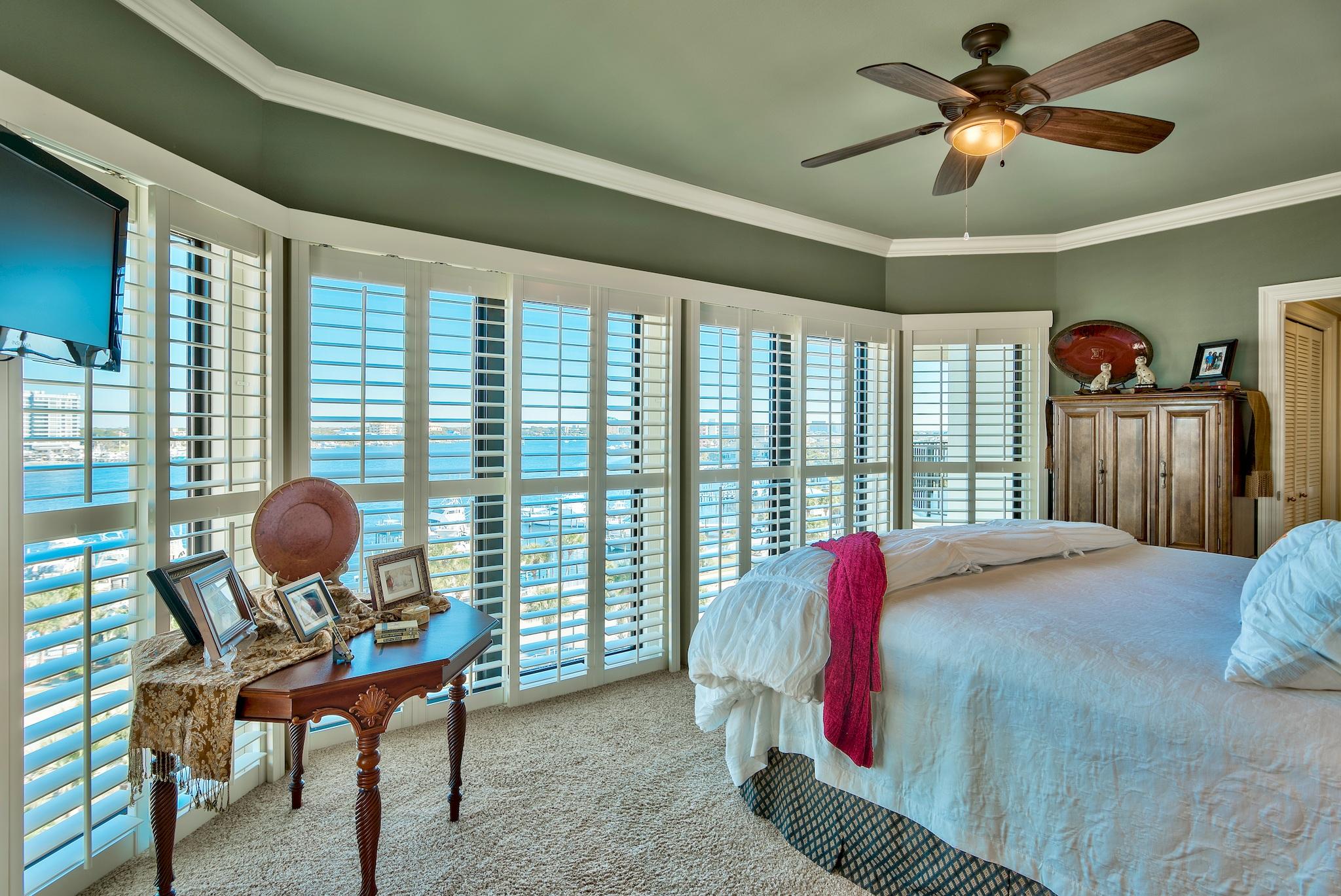 WATERVIEW TOWERS YACHT CLUB - Residential