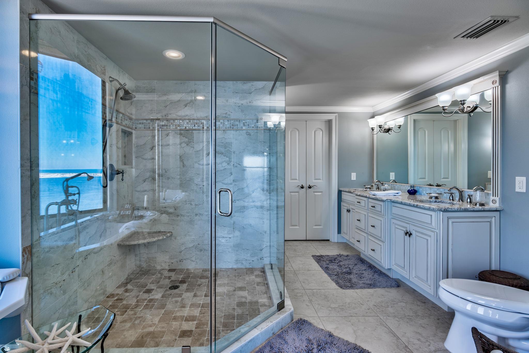 WATERVIEW TOWERS YACHT CLUB - Residential