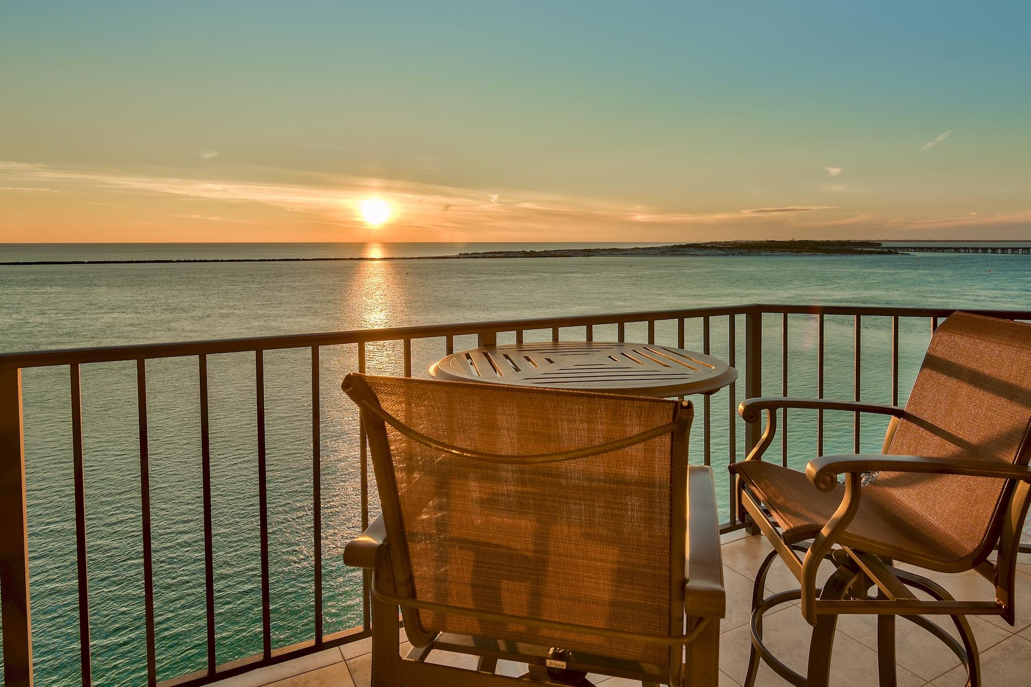 WATERVIEW TOWERS YACHT CLUB - Residential