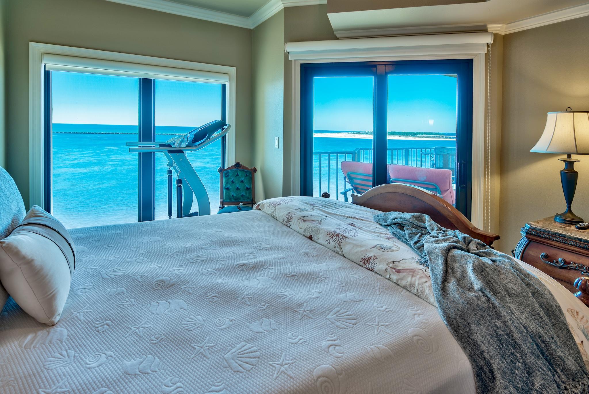 WATERVIEW TOWERS YACHT CLUB - Residential