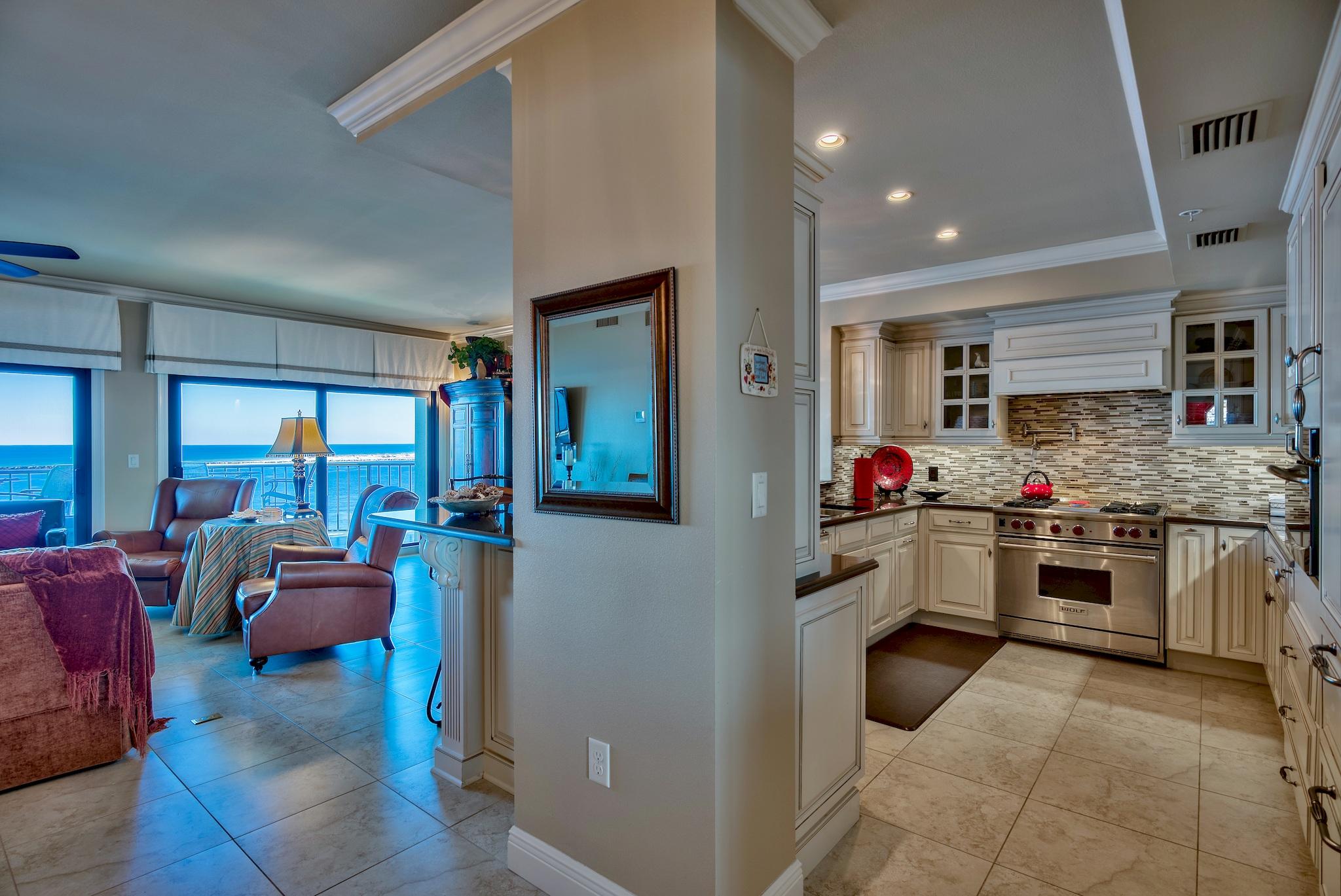 WATERVIEW TOWERS YACHT CLUB - Residential