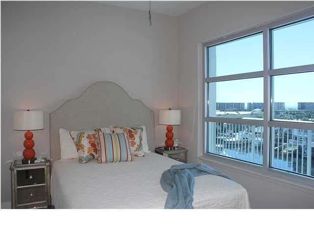 HARBOR LIGHTS - Residential