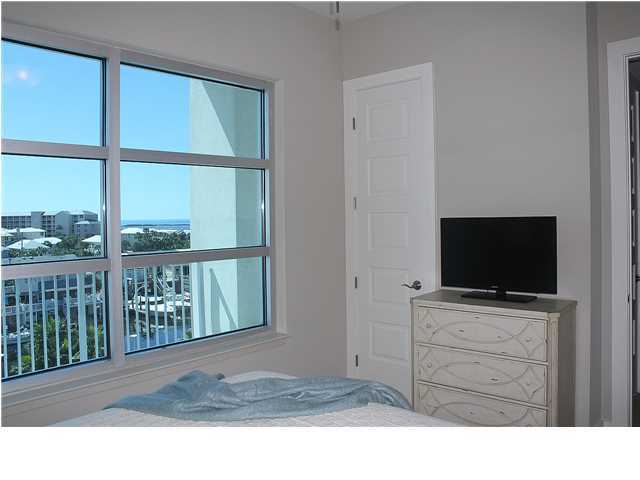 HARBOR LIGHTS - Residential