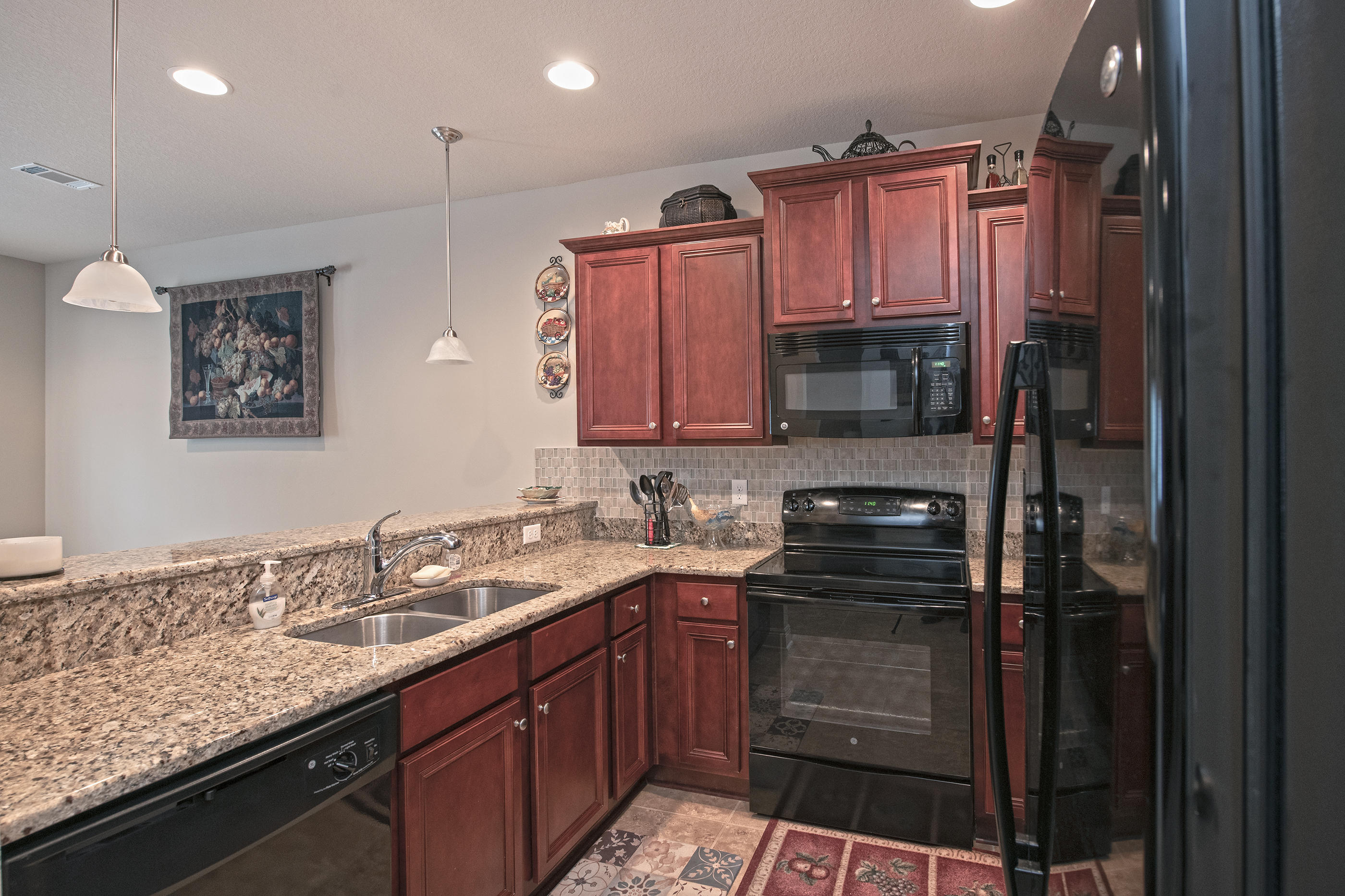 RESERVE POINTE - Residential