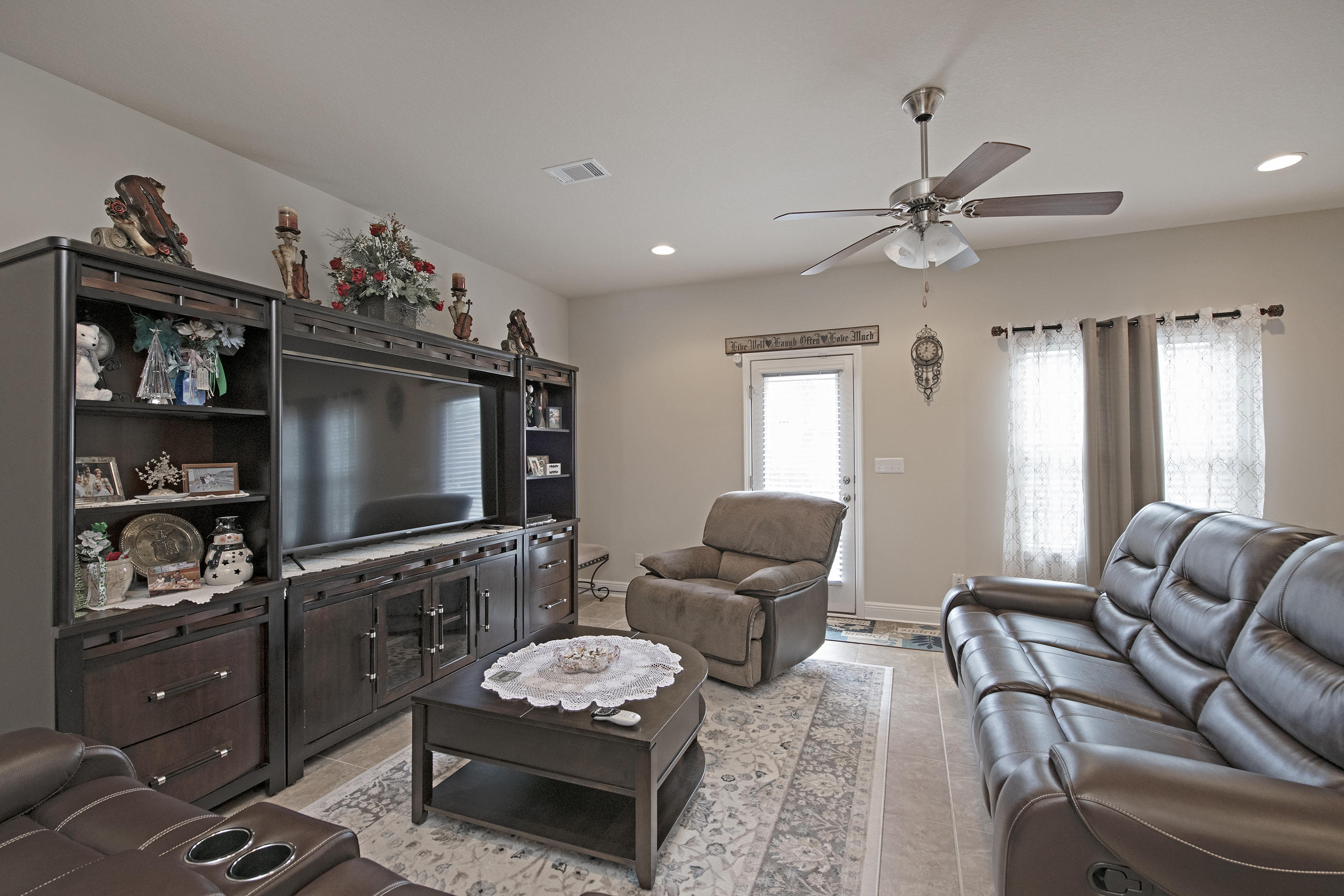 RESERVE POINTE - Residential