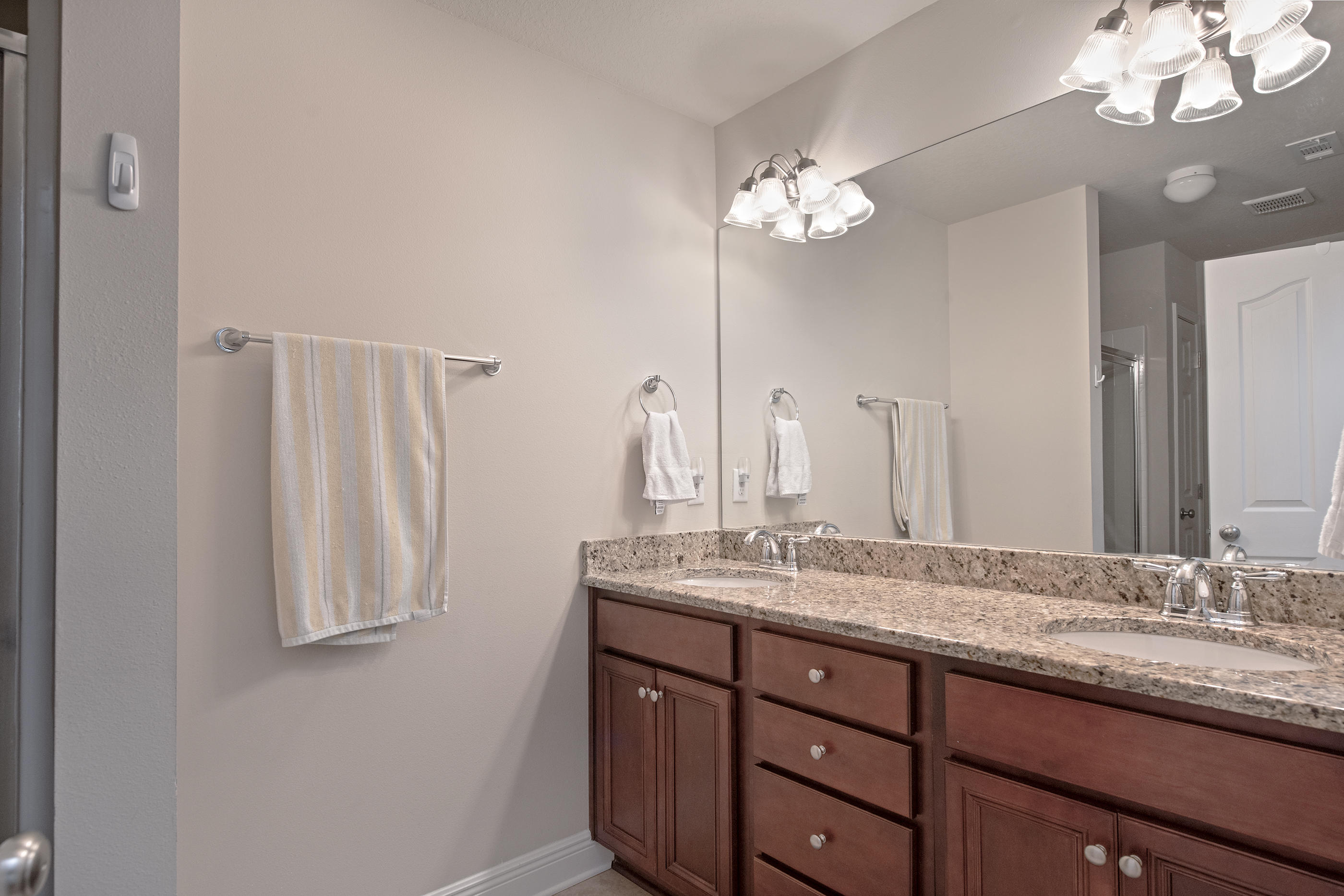 RESERVE POINTE - Residential